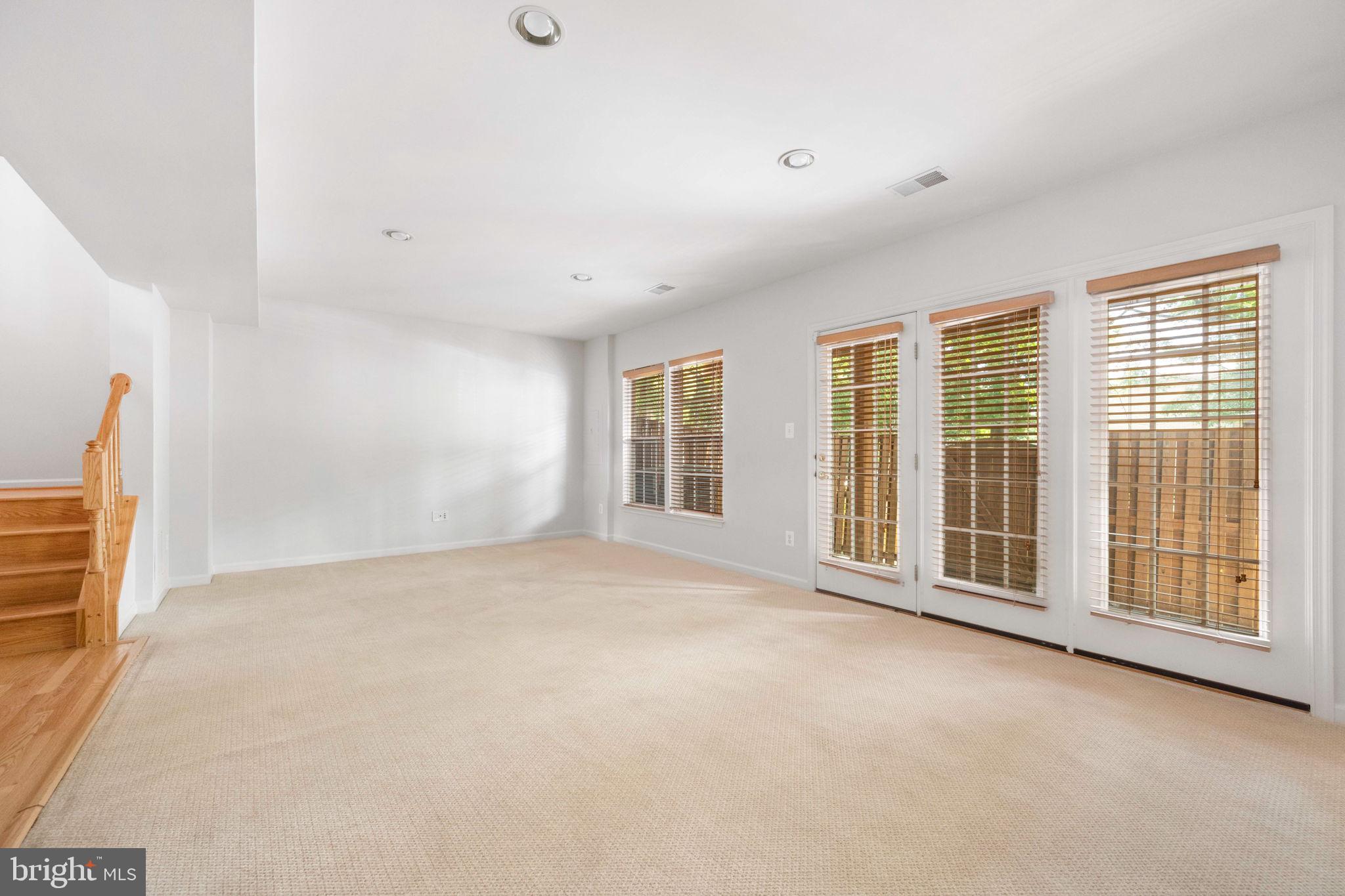 METRO PLACE AT DUNN LORING - Residential