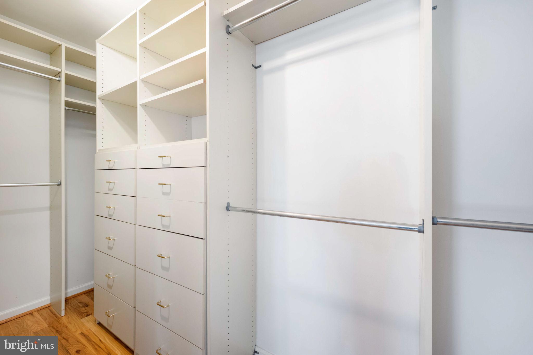 METRO PLACE AT DUNN LORING - Residential