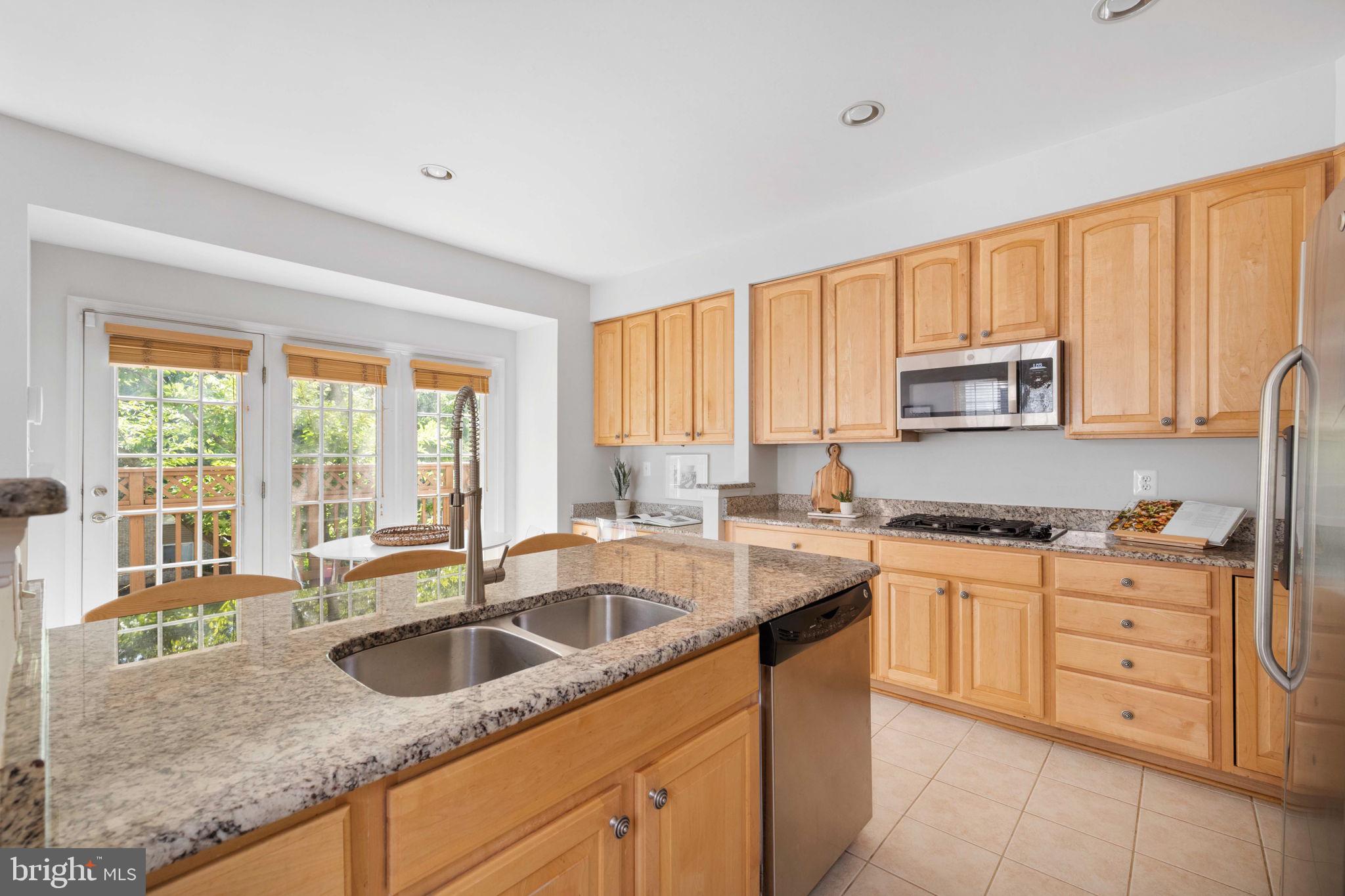 METRO PLACE AT DUNN LORING - Residential