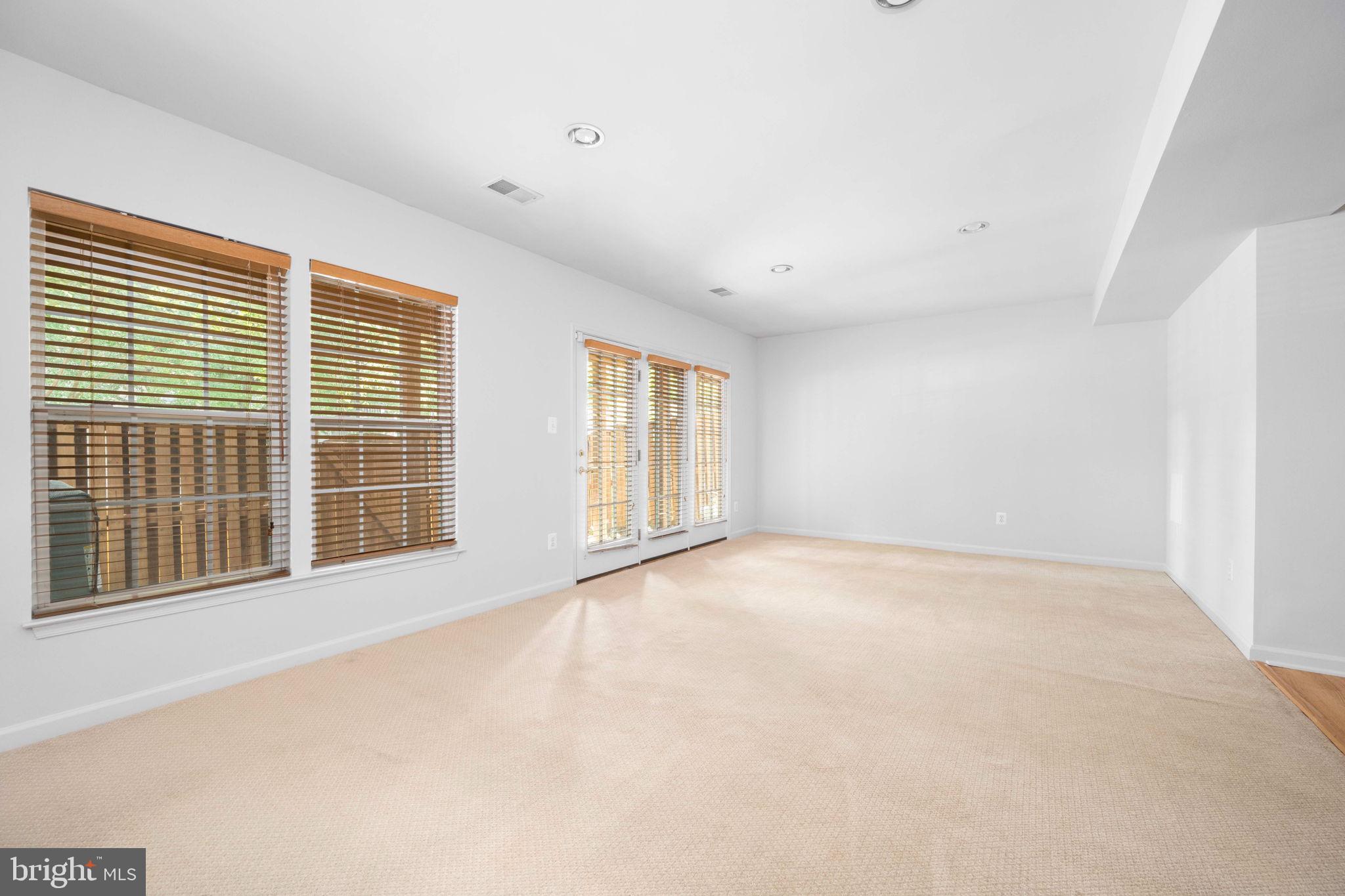 METRO PLACE AT DUNN LORING - Residential