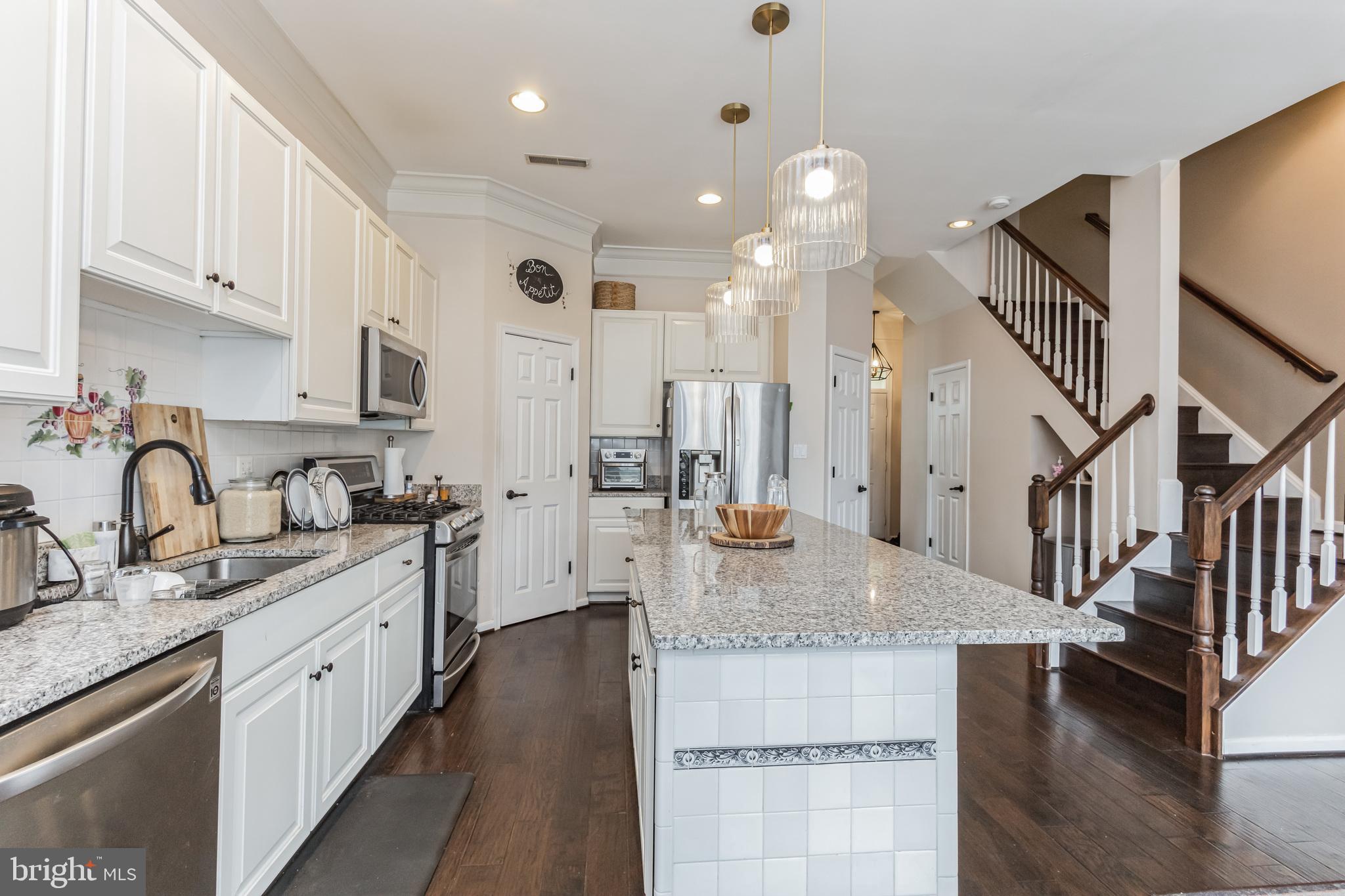 SOUTH RIDING - Residential Lease