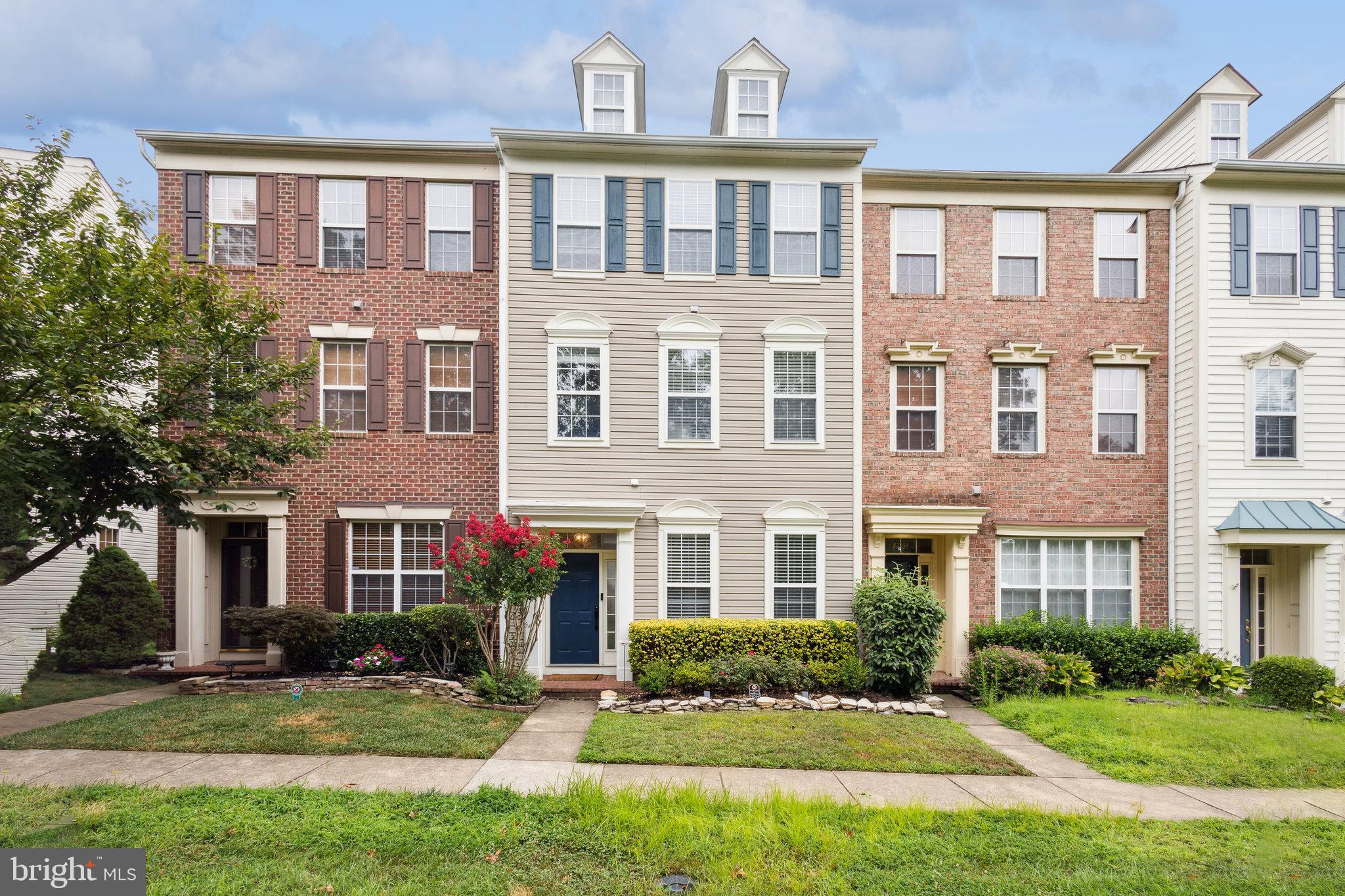 SOUTH RIDING - Residential Lease