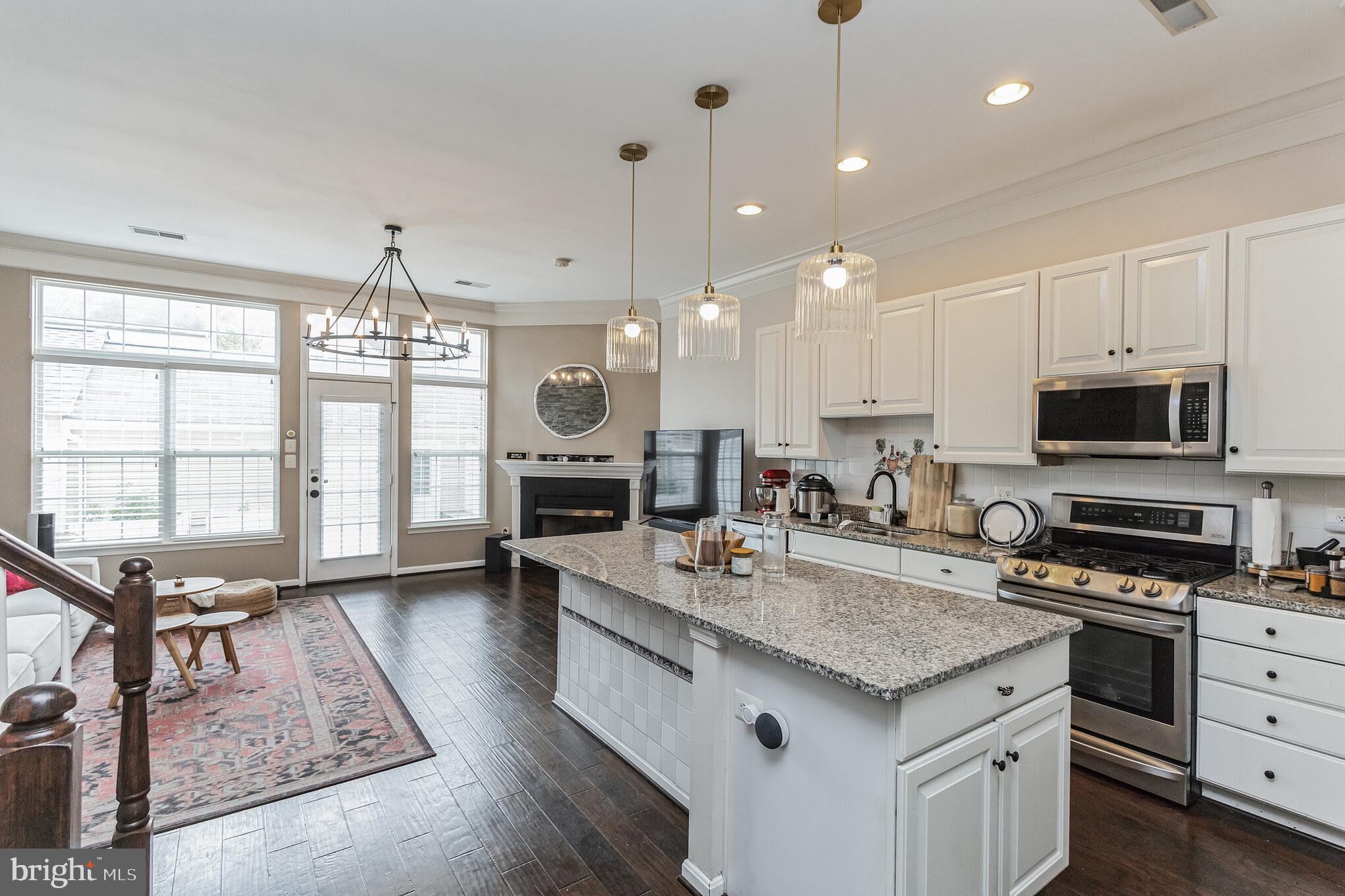 SOUTH RIDING - Residential Lease