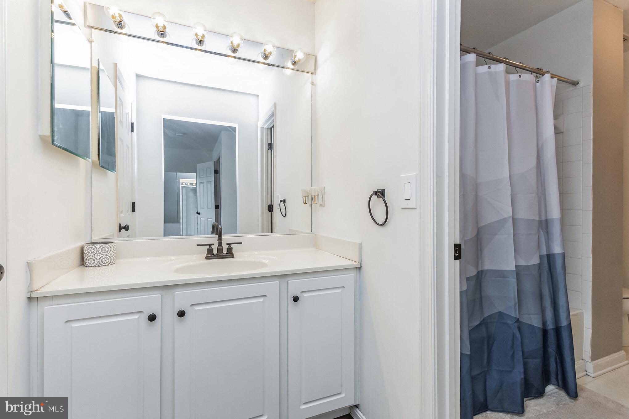 SOUTH RIDING - Residential Lease