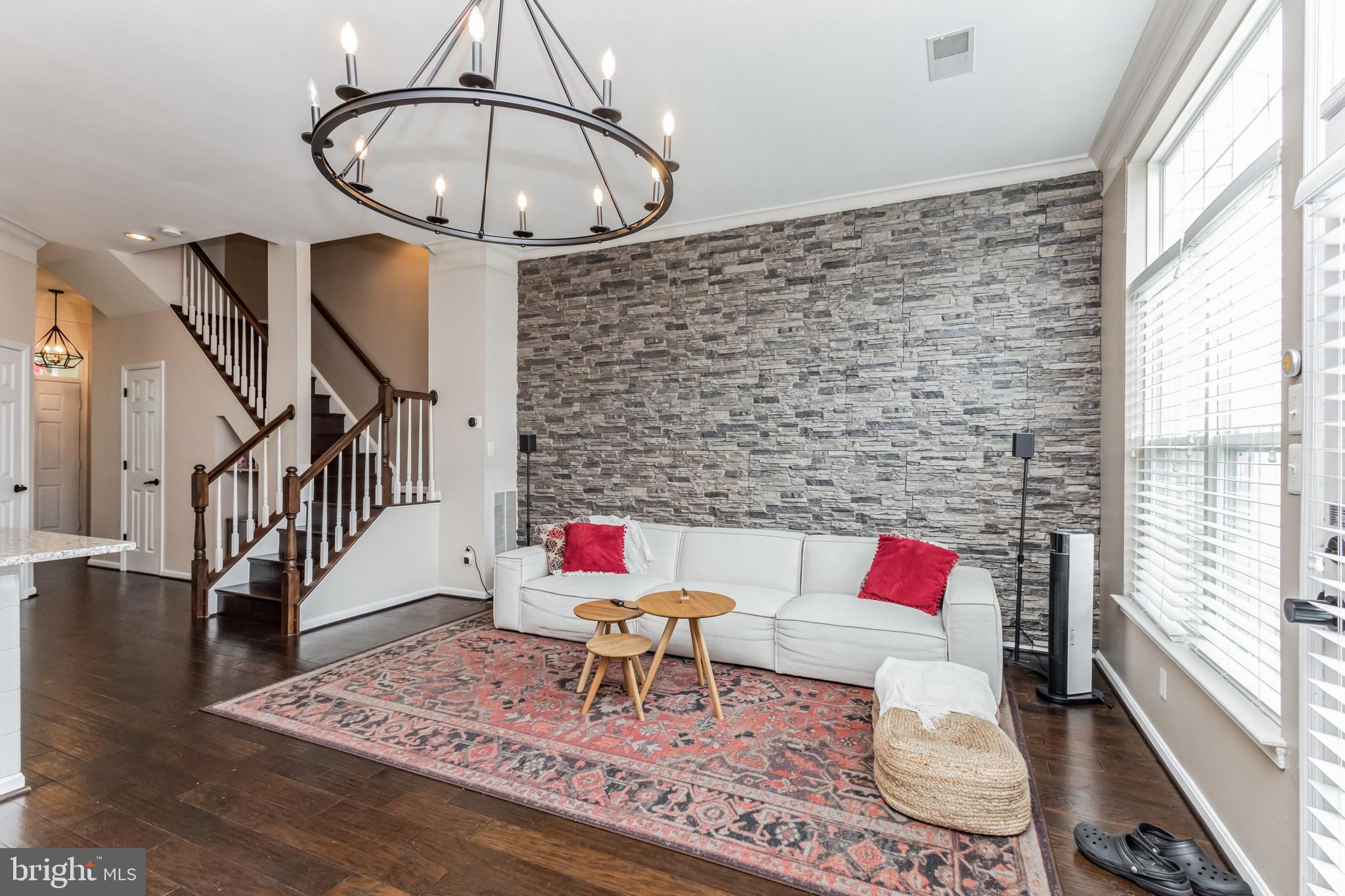 SOUTH RIDING - Residential Lease