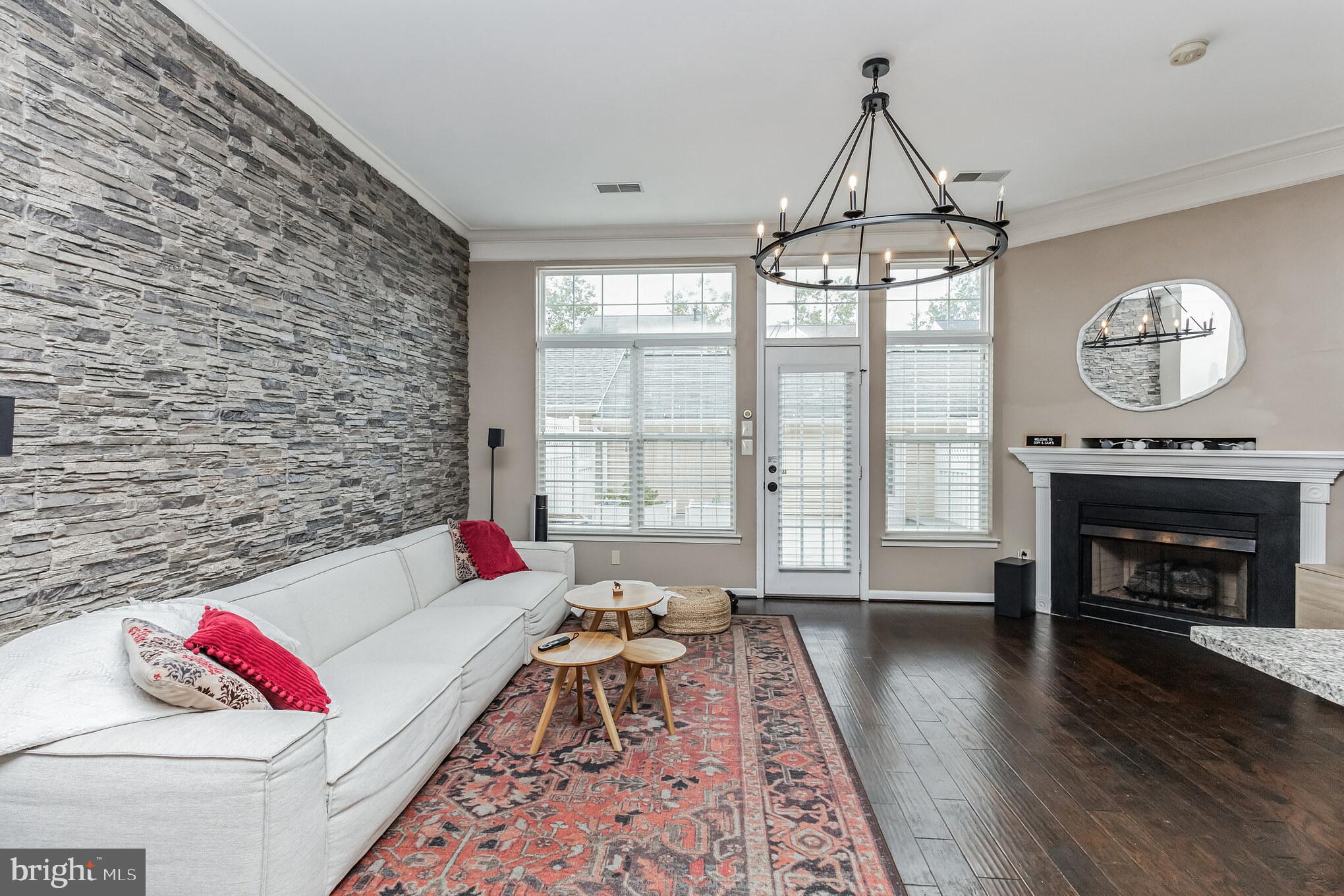 SOUTH RIDING - Residential Lease