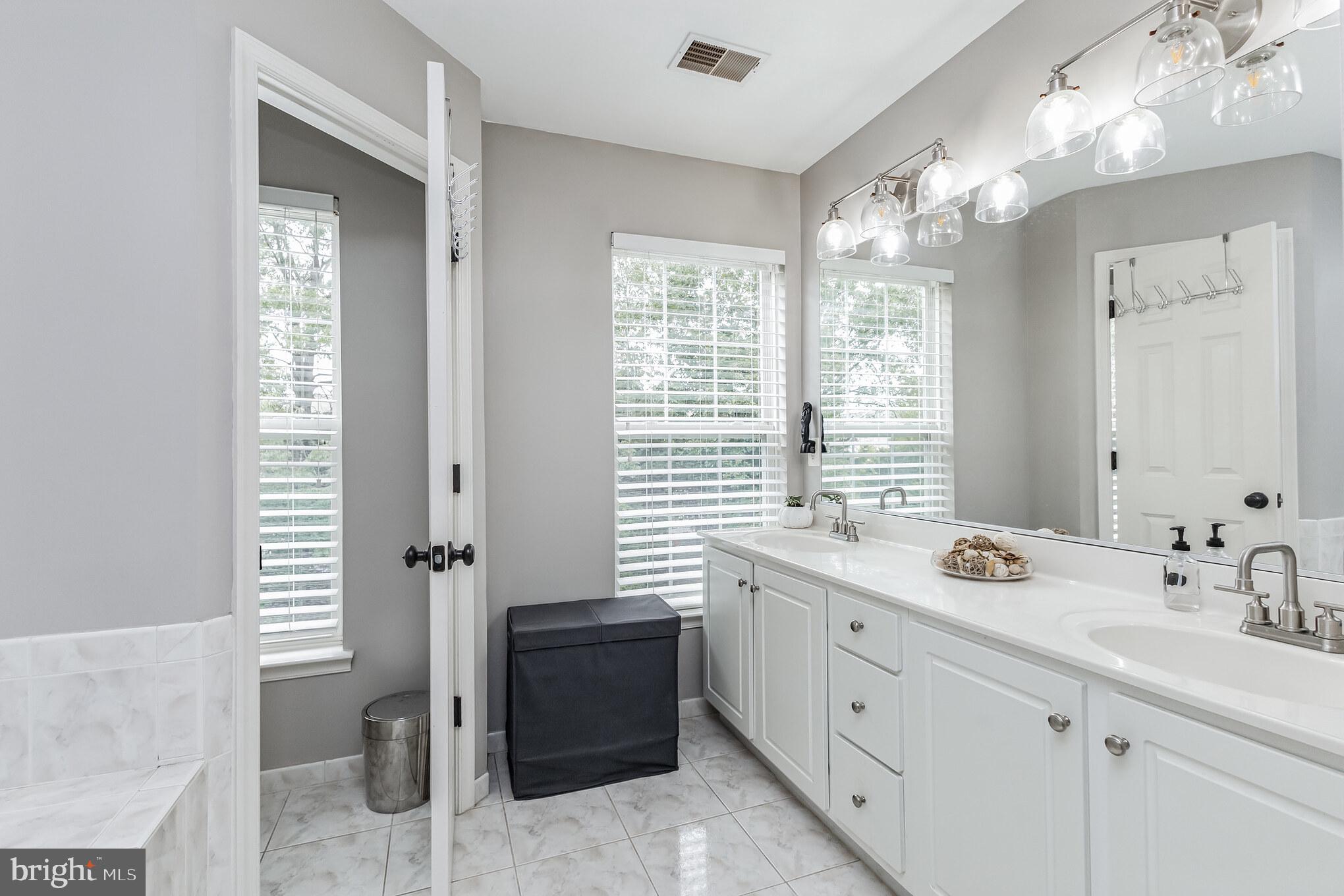 SOUTH RIDING - Residential Lease