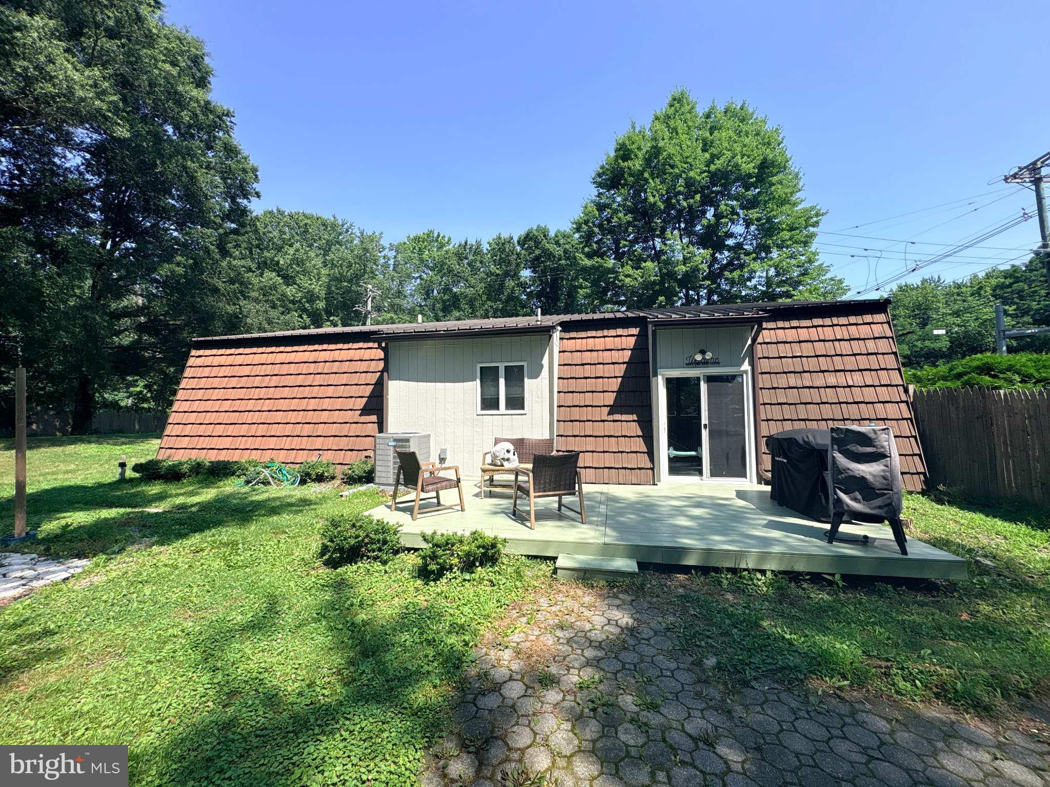 566 HARTFORD ROAD