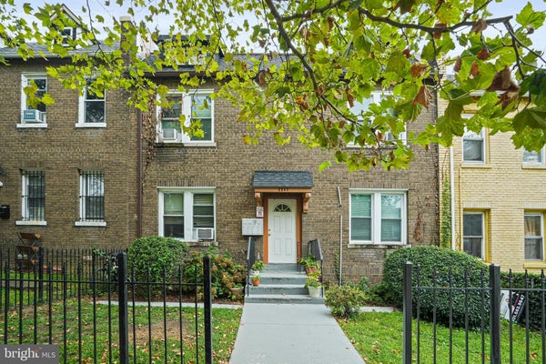 1111 QUEEN ST NE APT 2, WASHINGTON, DC 20002 - Image 8464ca23f137a6afd0fc0a29055ee050/265061197