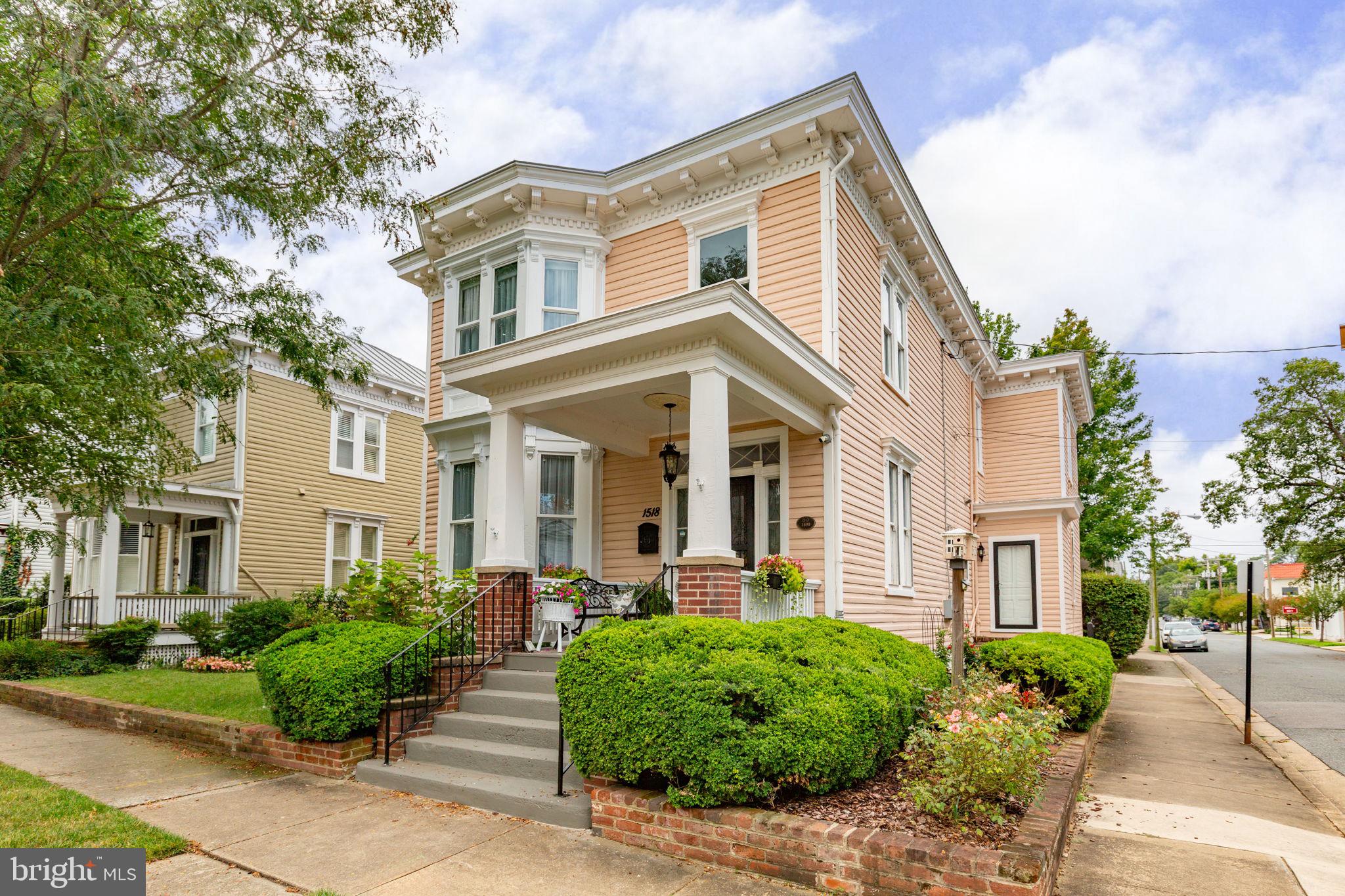 1518 CAROLINE STREET