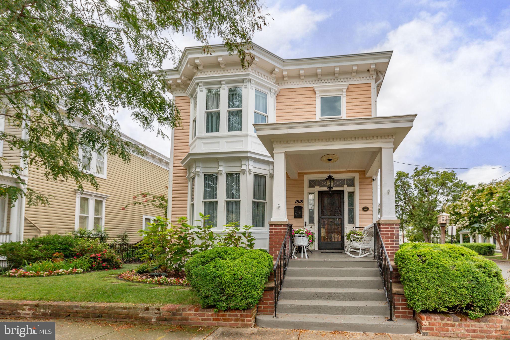 1518 CAROLINE STREET