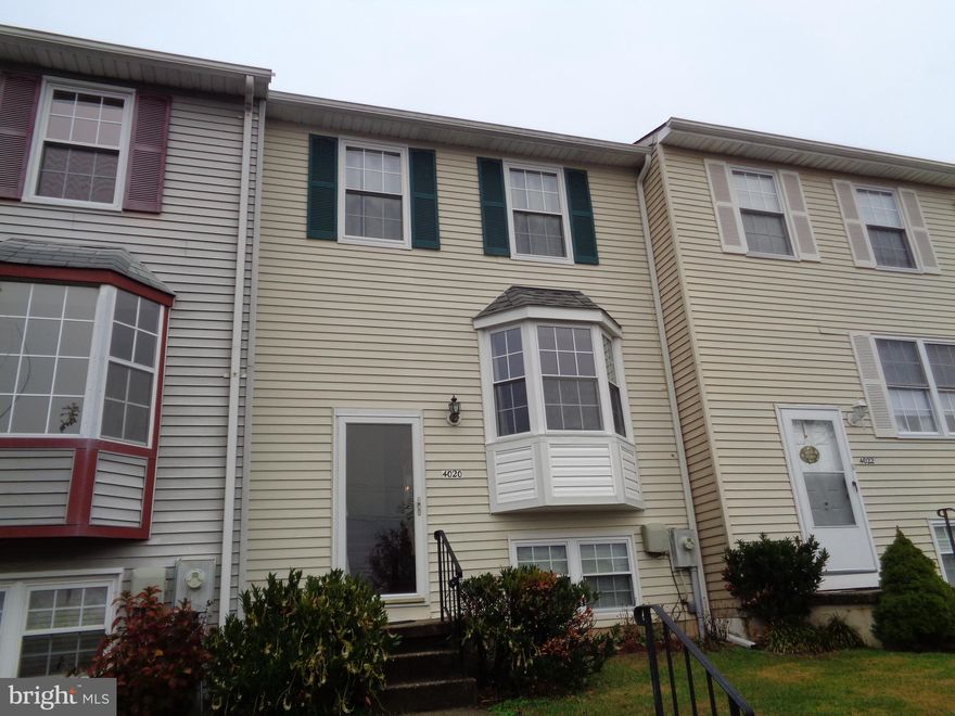 Gorgeous Three Bedroom Two Bath Townhouse Updated Eat in Kitchen with Breakfast bar/Dining room
Also has Sliders leading out to Deck, Livingroom with Bay Window, Large Family Room with Bath and Separate Laundry Room Plenty of Storage Throughout, Walk Out Leading to Beautiful Landscaped Yard which is Fenced.