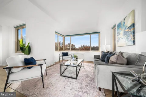 MLS: DCDC2260360