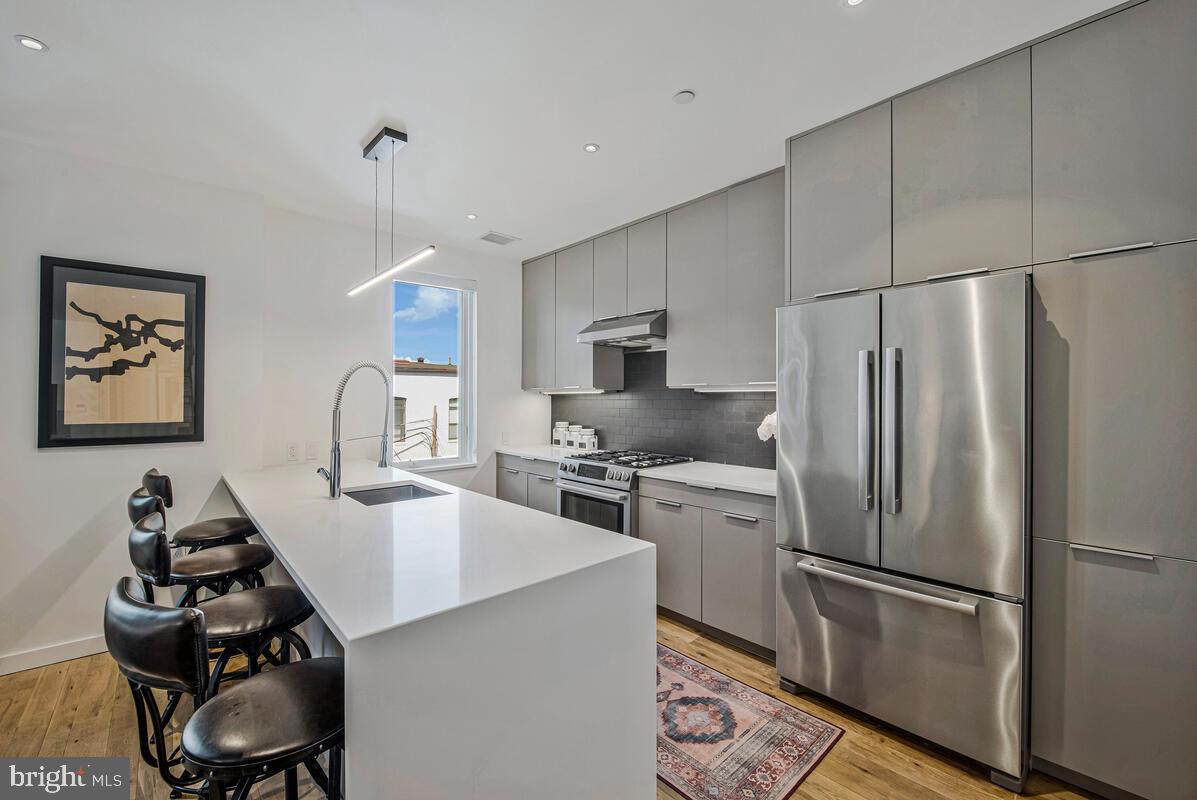 1932 9TH STREET NW R302