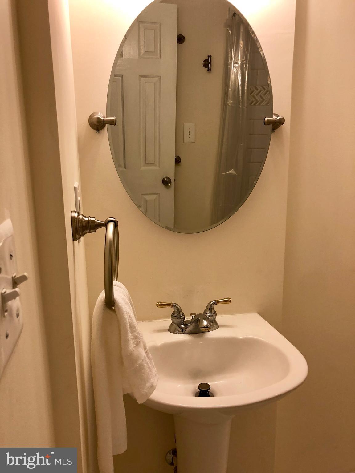 SPRINGFIELD OAKS - Residential Lease