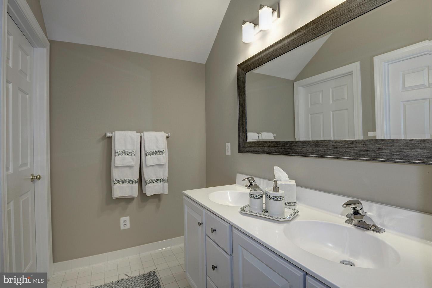 STONEY CREEK ESTATES - Residential