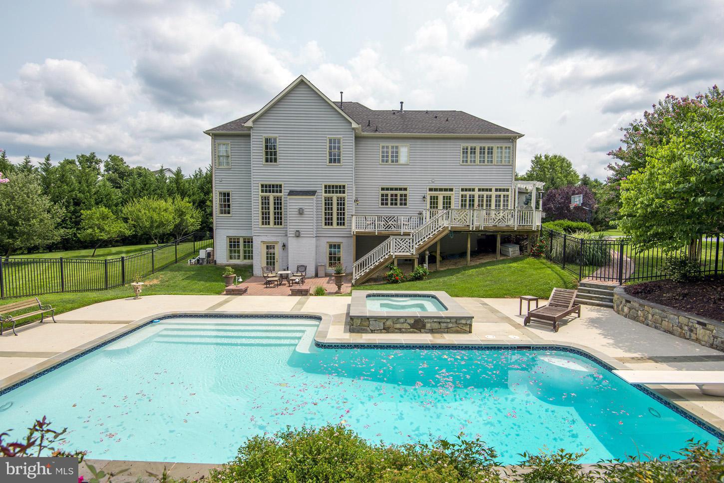 STONEY CREEK ESTATES - Residential