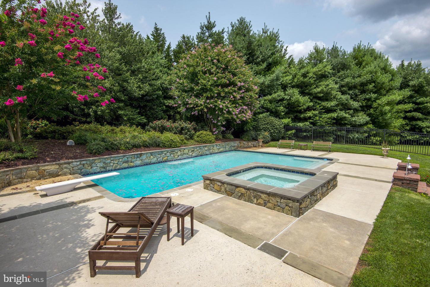 STONEY CREEK ESTATES - Residential