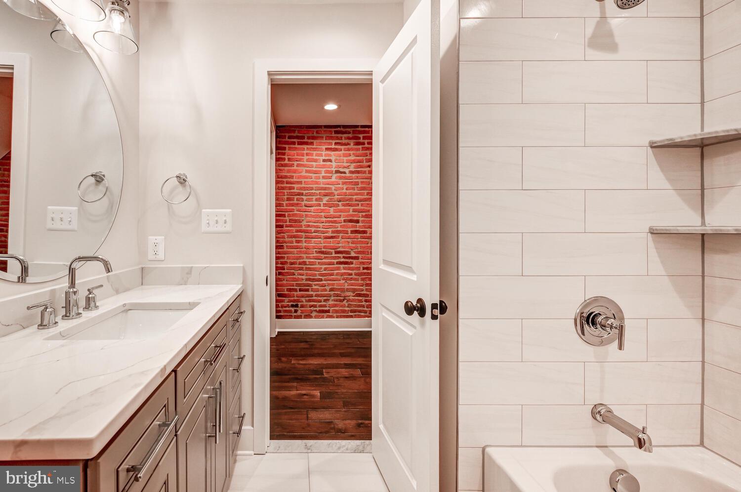 BUTCHERS HILL - Residential