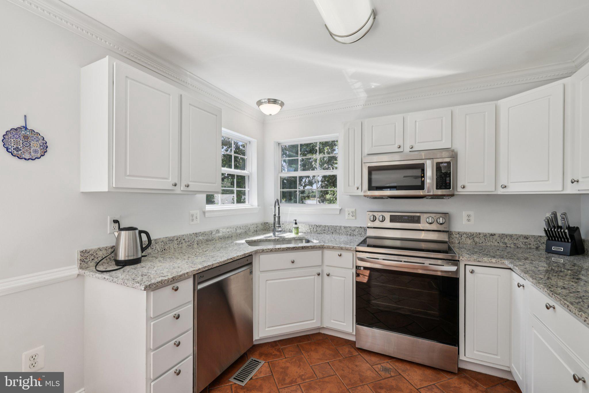 WOODLAWN HEIGHTS - Residential