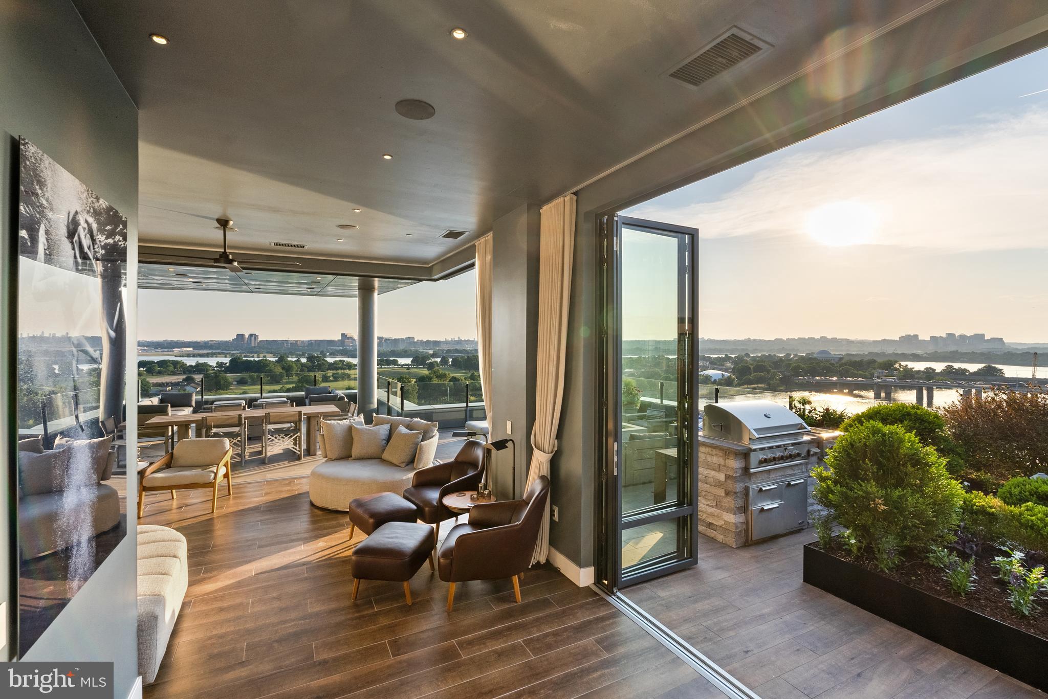 THE WHARF - Residential