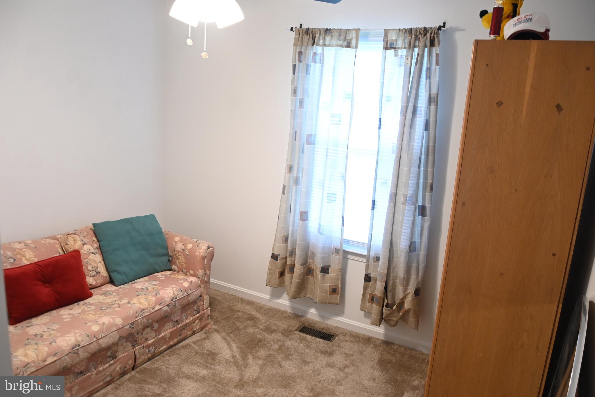 CHRIS MAR MANOR - Residential