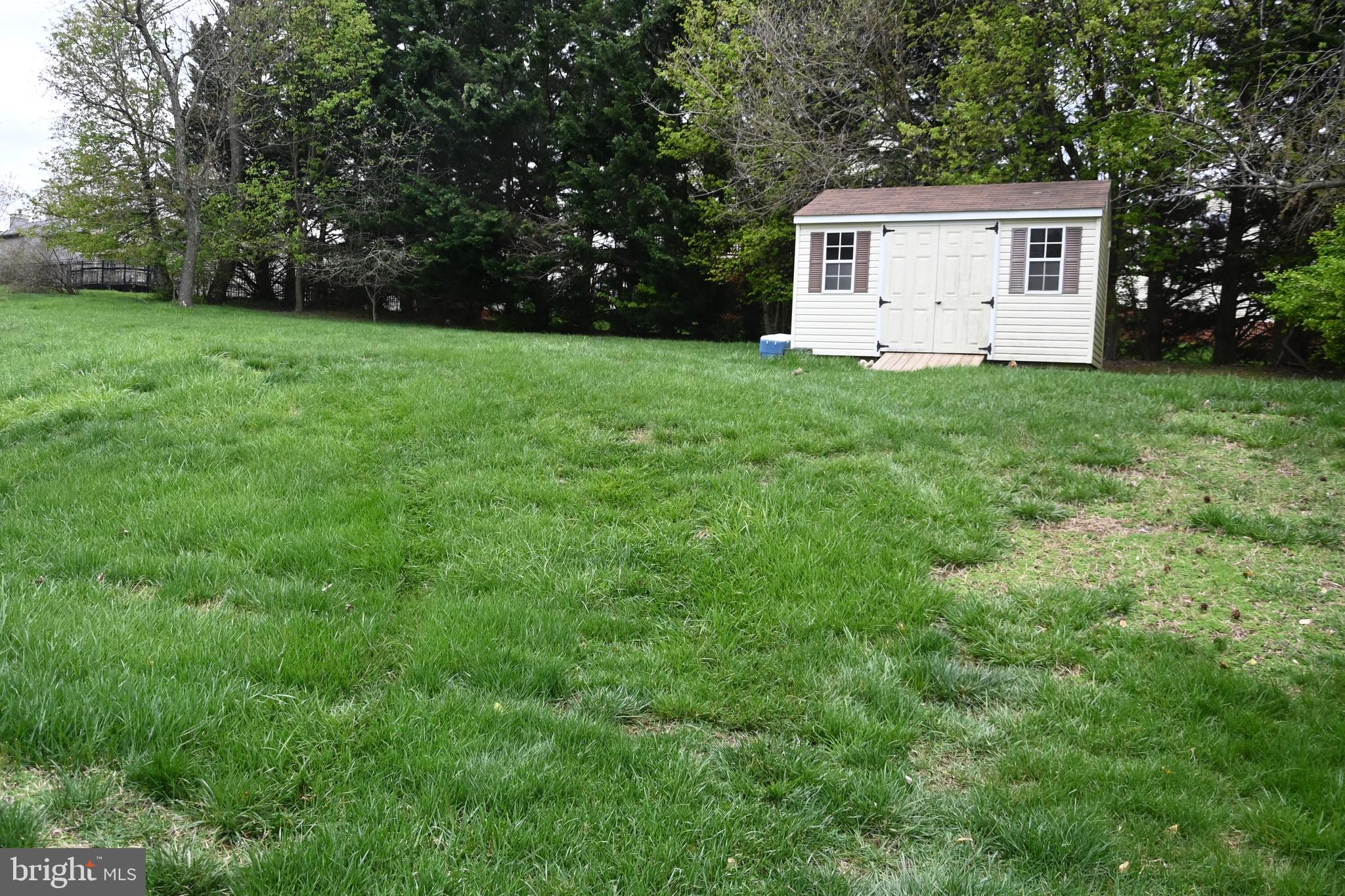 CHRIS MAR MANOR - Residential