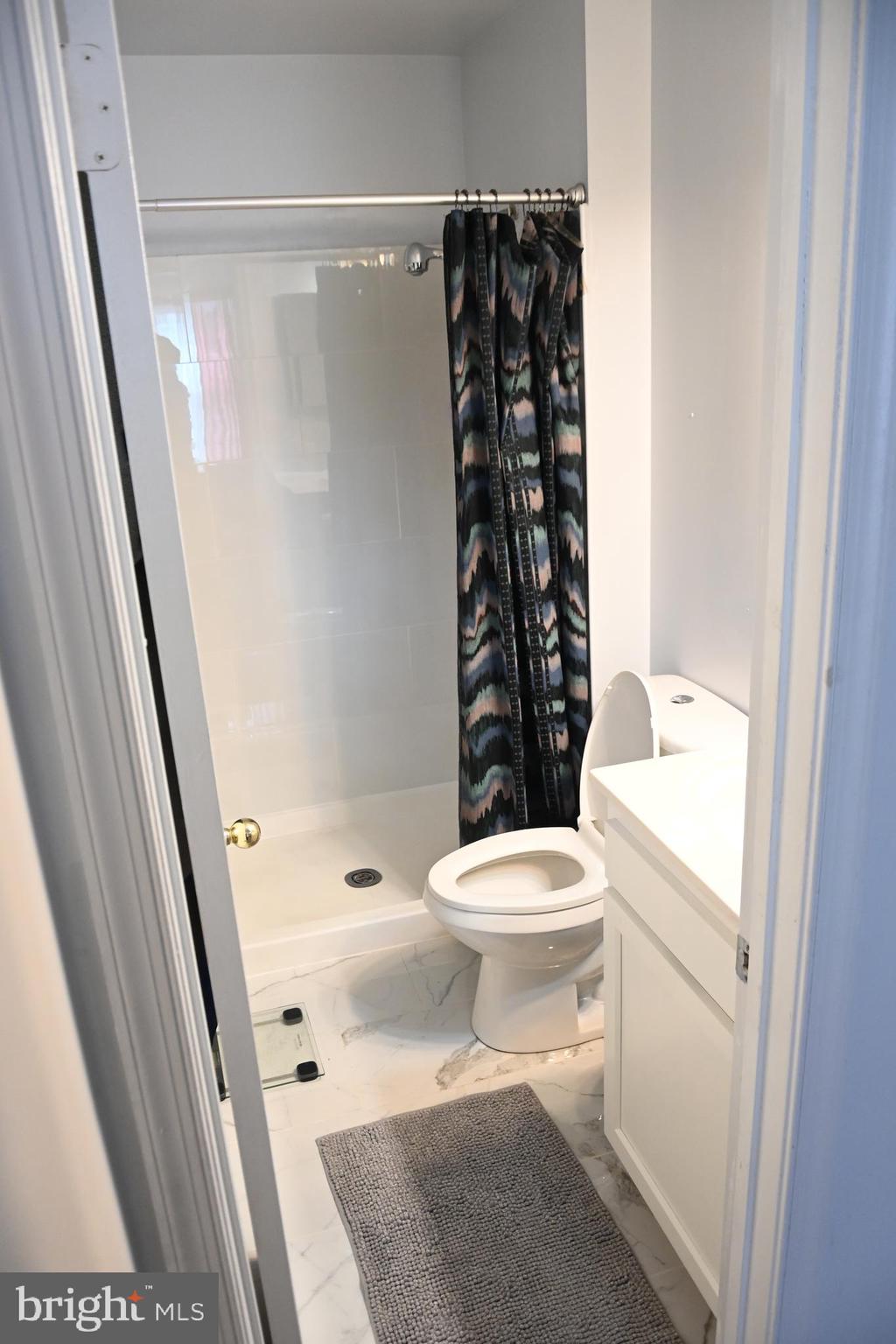 CHRIS MAR MANOR - Residential