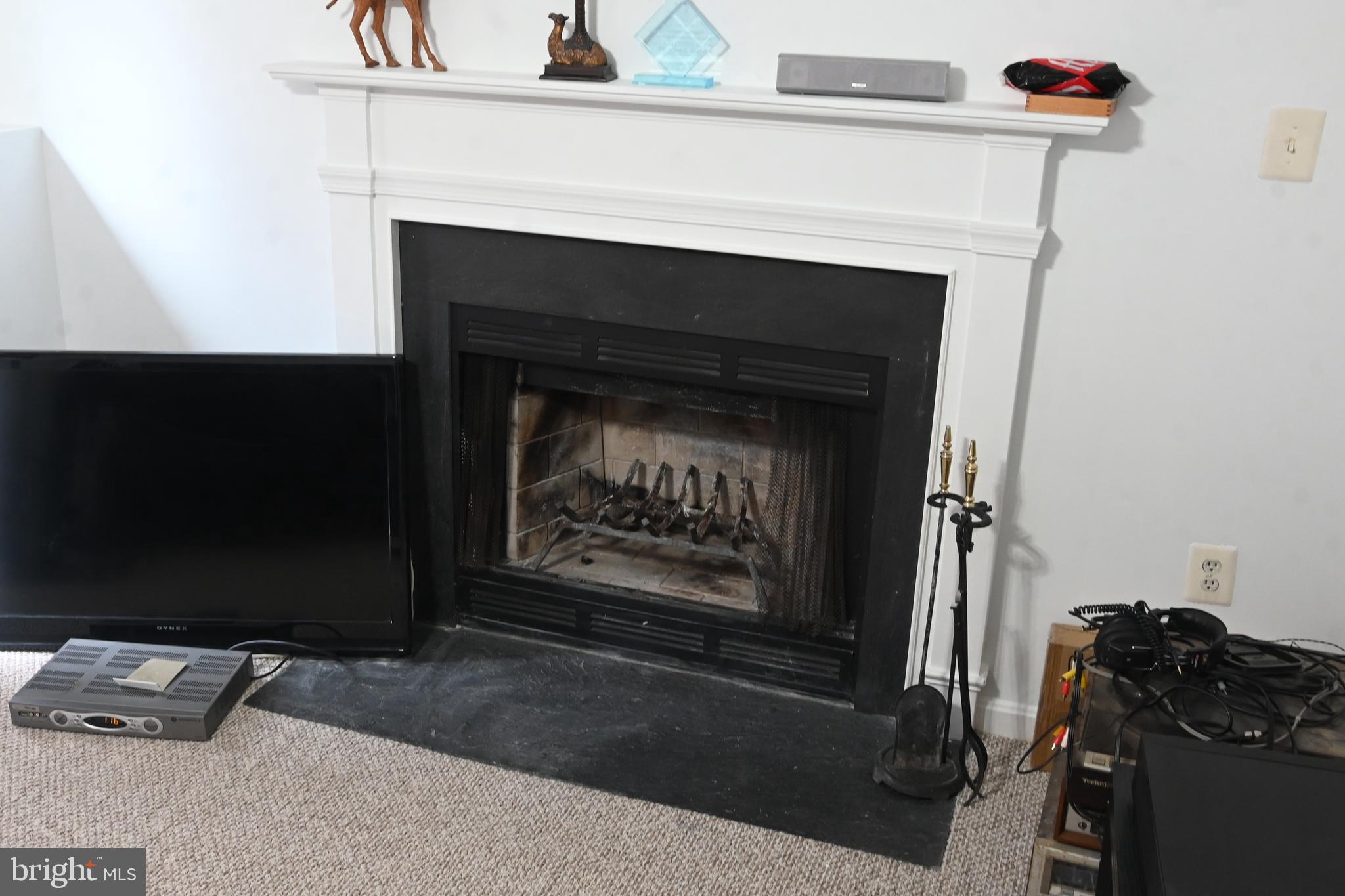 CHRIS MAR MANOR - Residential