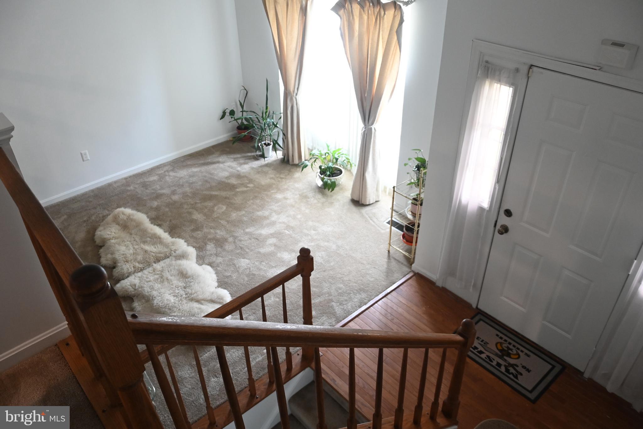 CHRIS MAR MANOR - Residential