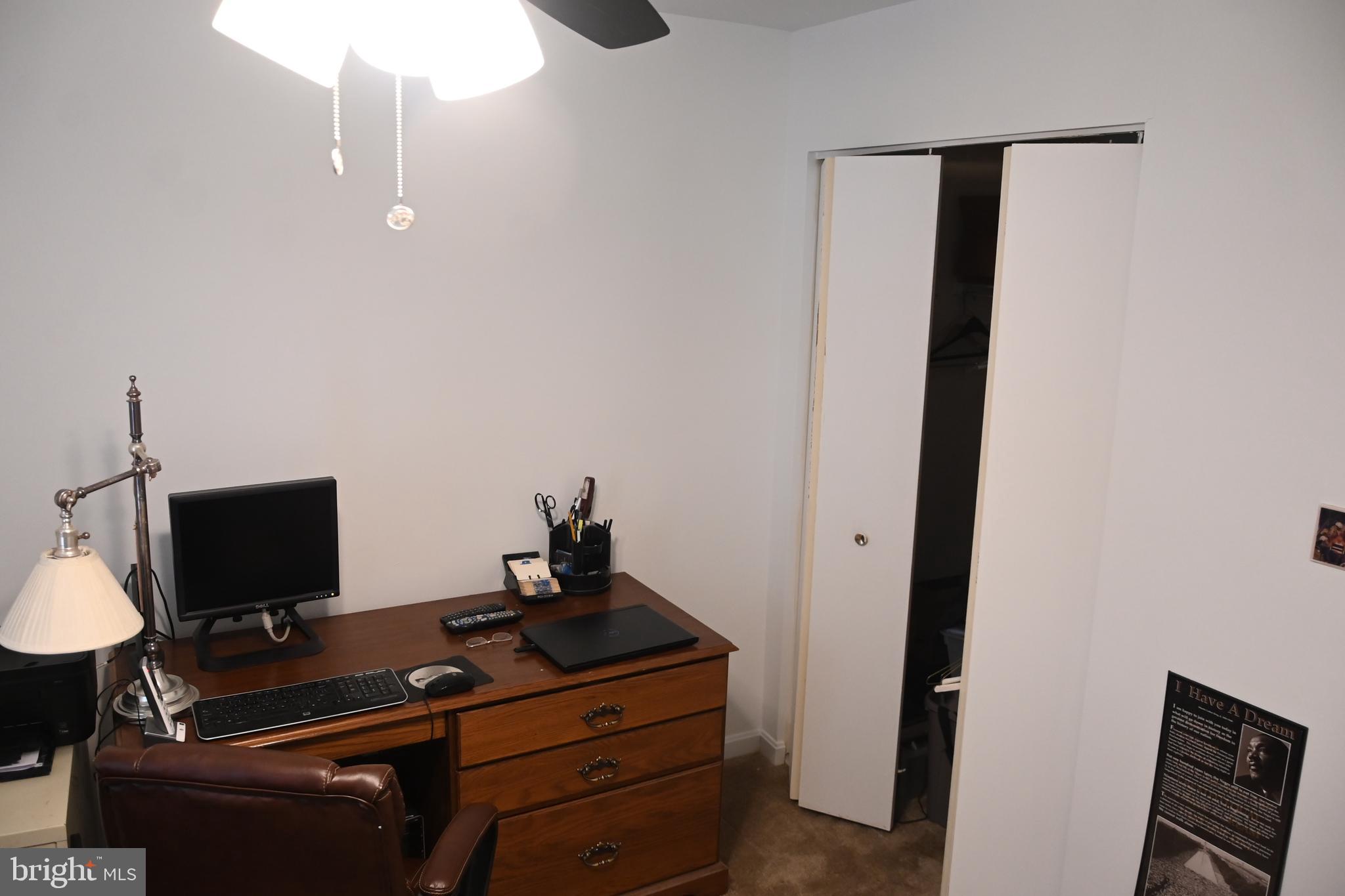 CHRIS MAR MANOR - Residential