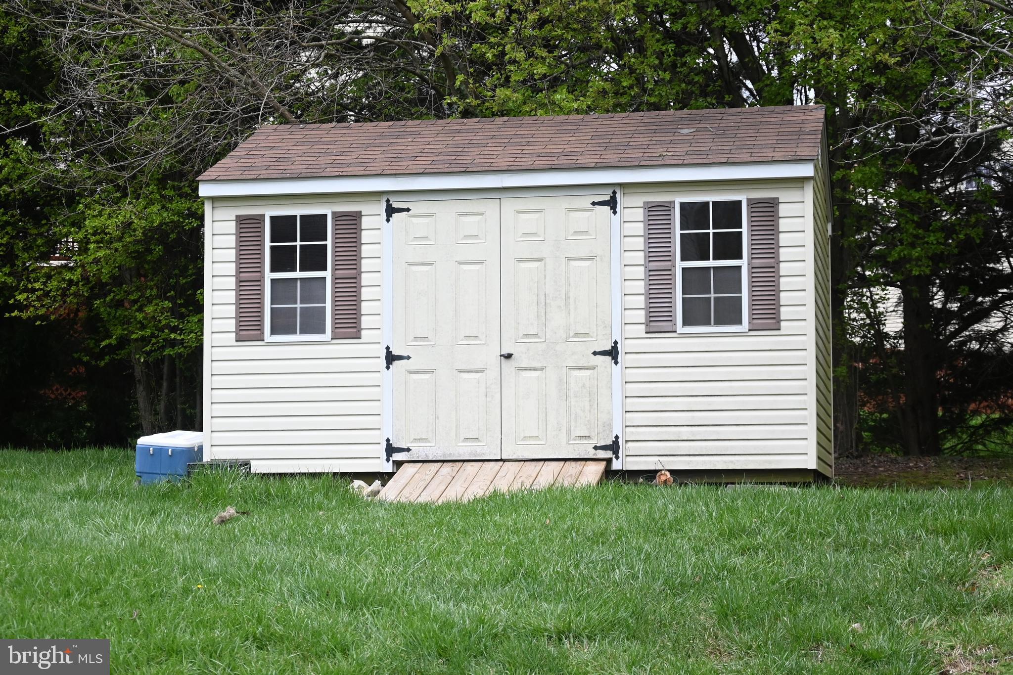 CHRIS MAR MANOR - Residential