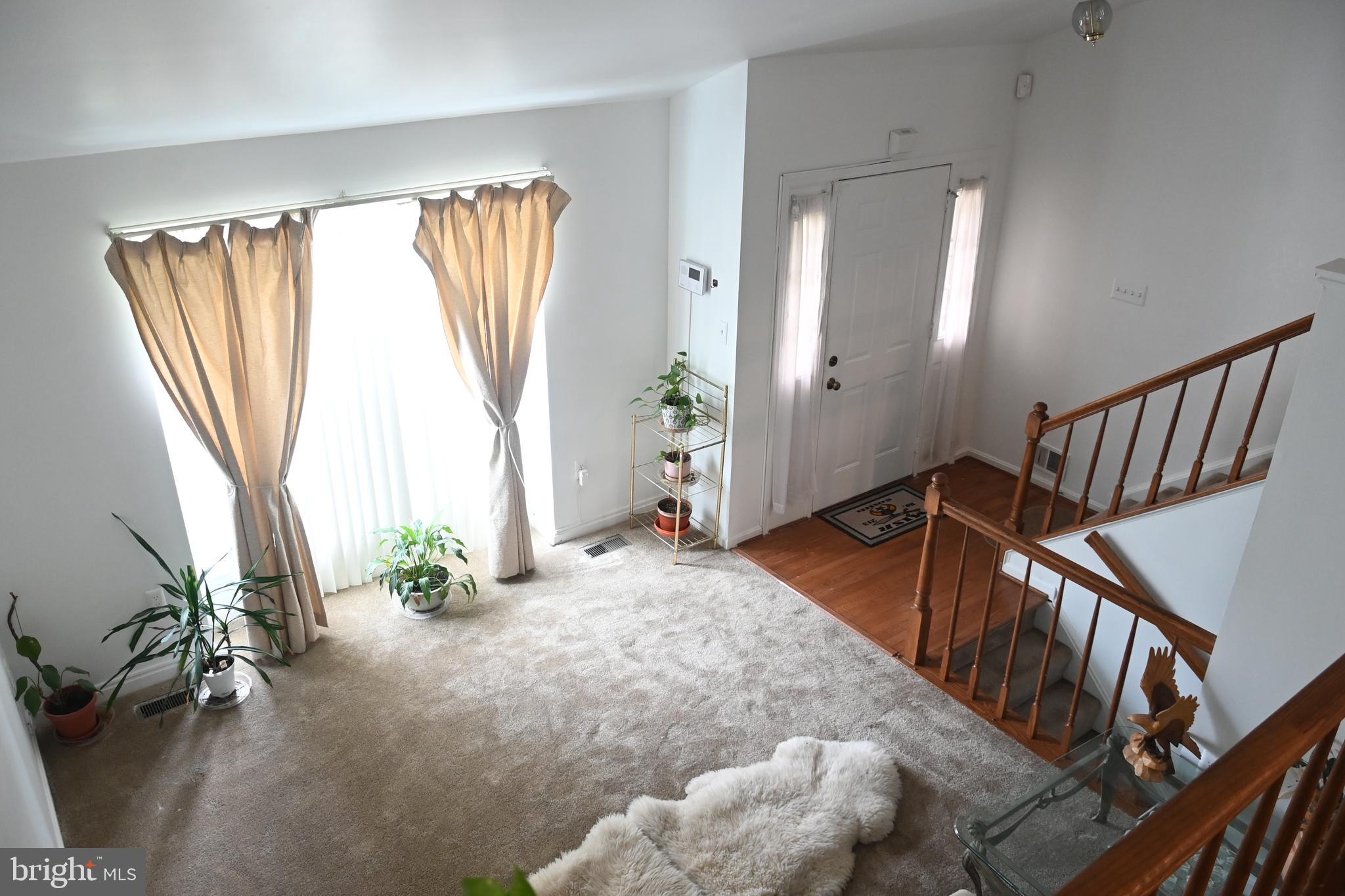 CHRIS MAR MANOR - Residential