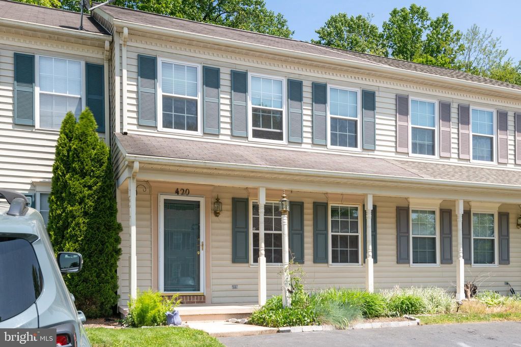 Photo of 420 ROCKWOOD DR, ELIZABETHTOWN, PA 17022 (MLS # PALA2034870)