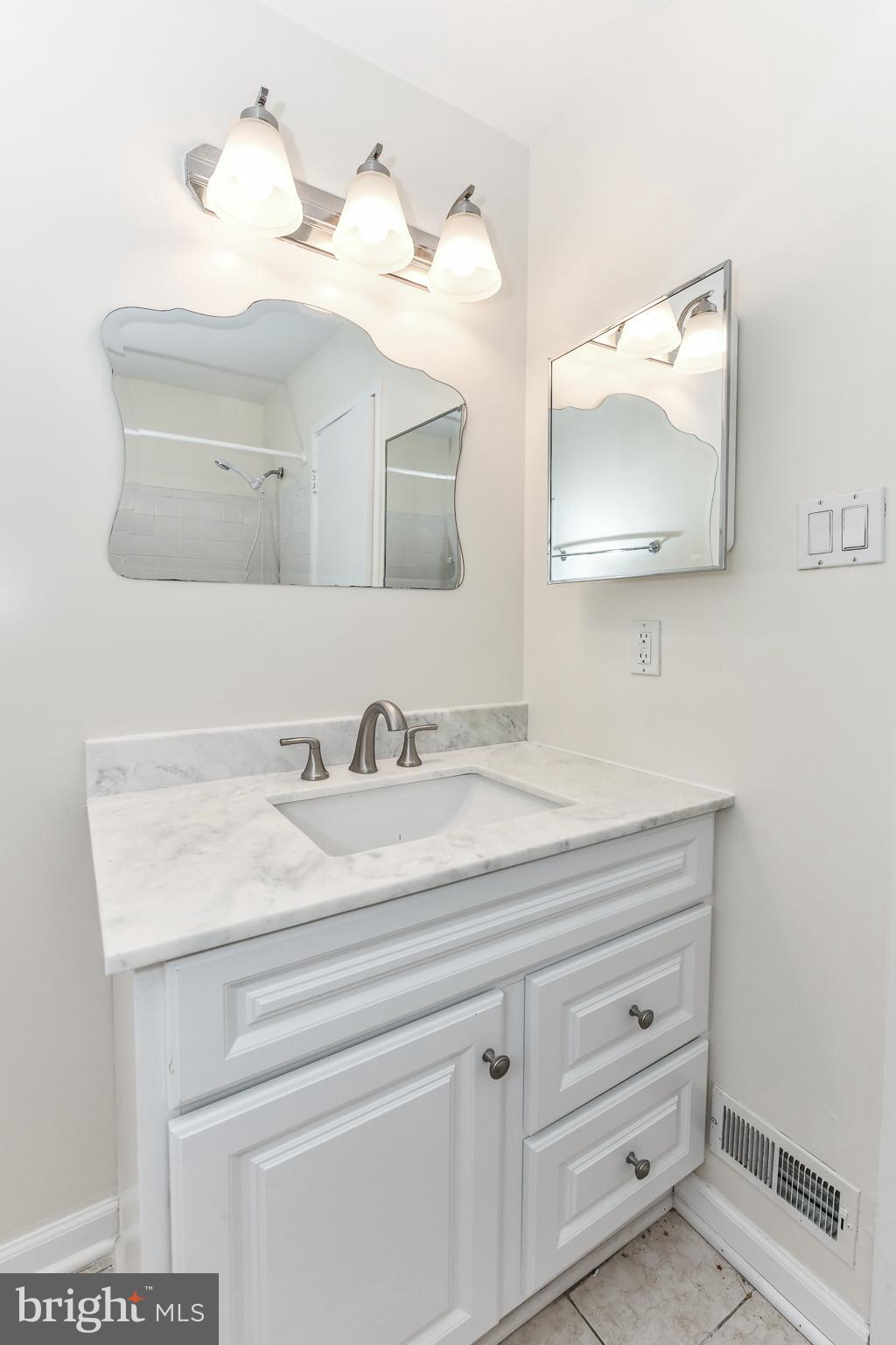 CHERRYWOOD SQUARE - Residential Lease