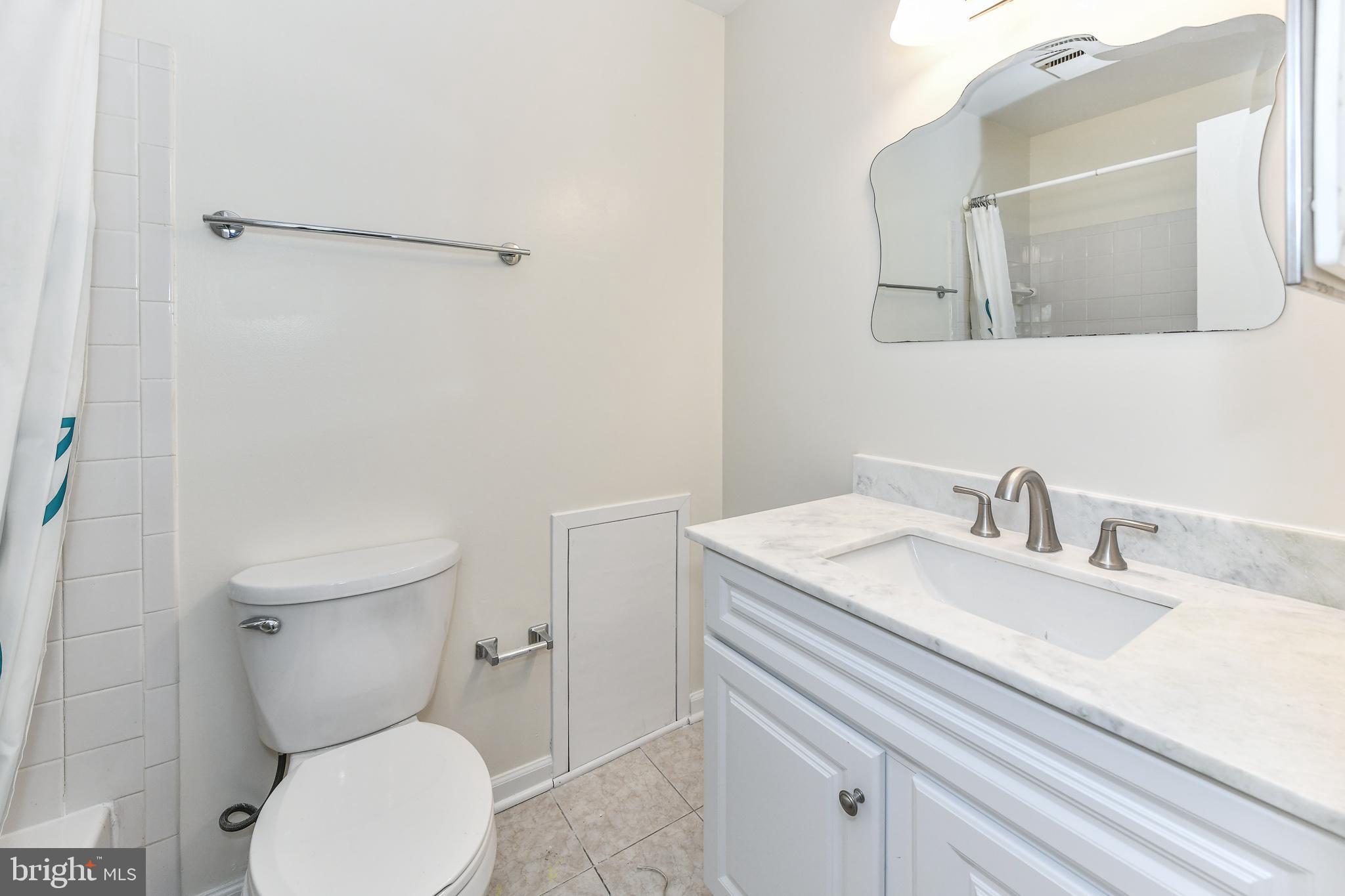 CHERRYWOOD SQUARE - Residential Lease