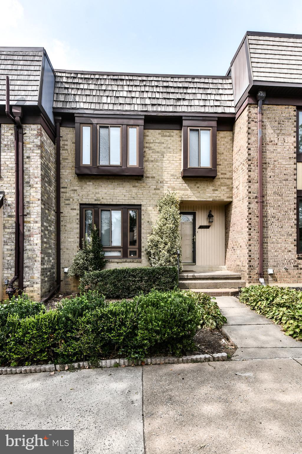 CHERRYWOOD SQUARE - Residential Lease