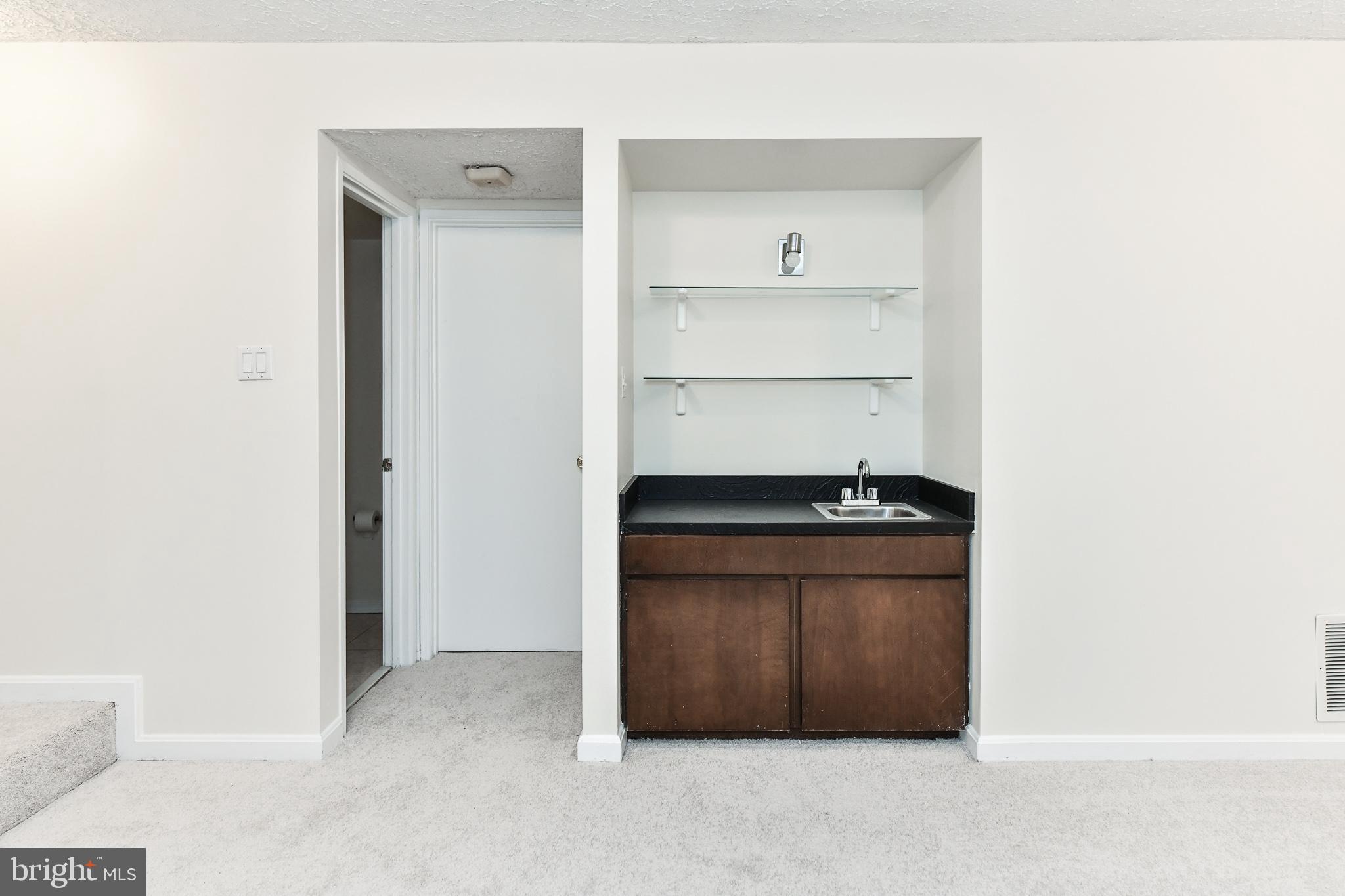 CHERRYWOOD SQUARE - Residential Lease