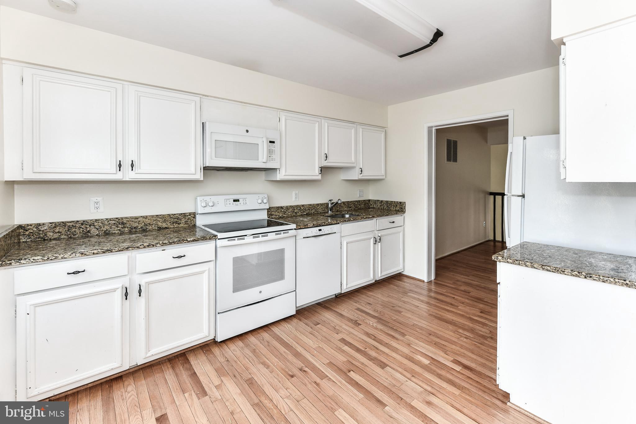 CHERRYWOOD SQUARE - Residential Lease