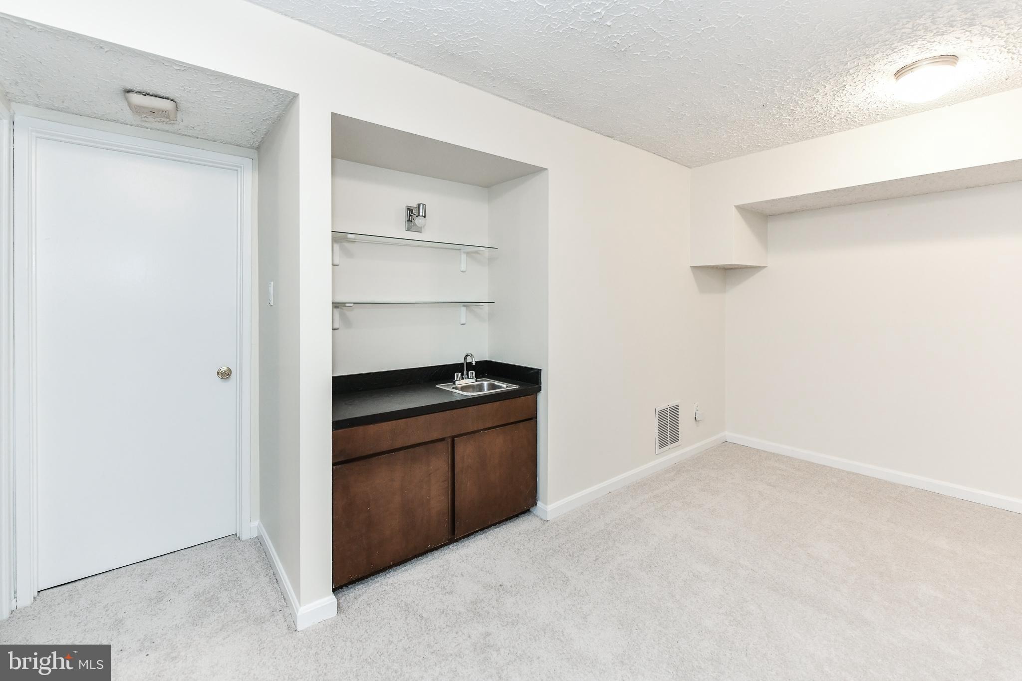 CHERRYWOOD SQUARE - Residential Lease