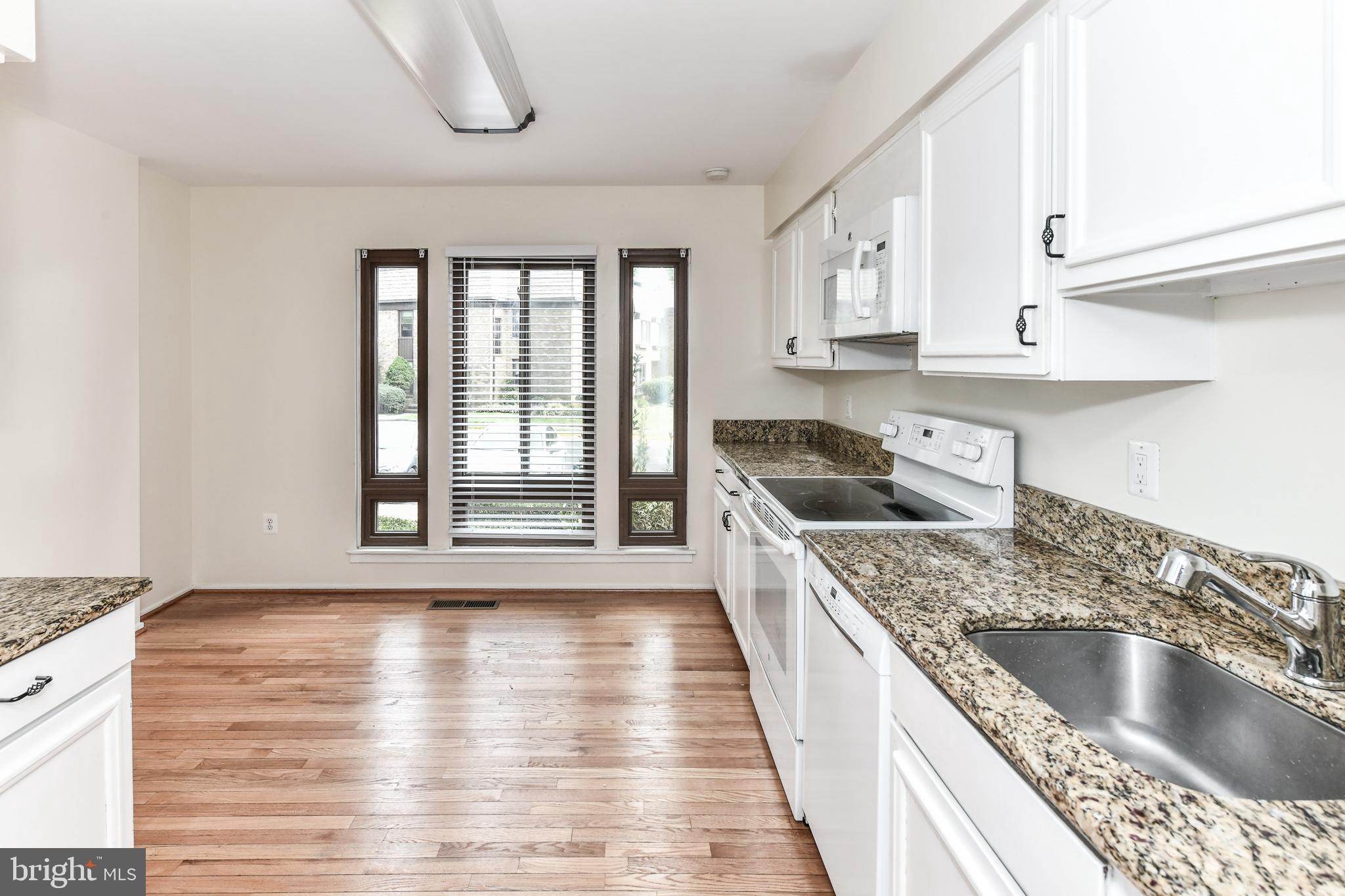 CHERRYWOOD SQUARE - Residential Lease