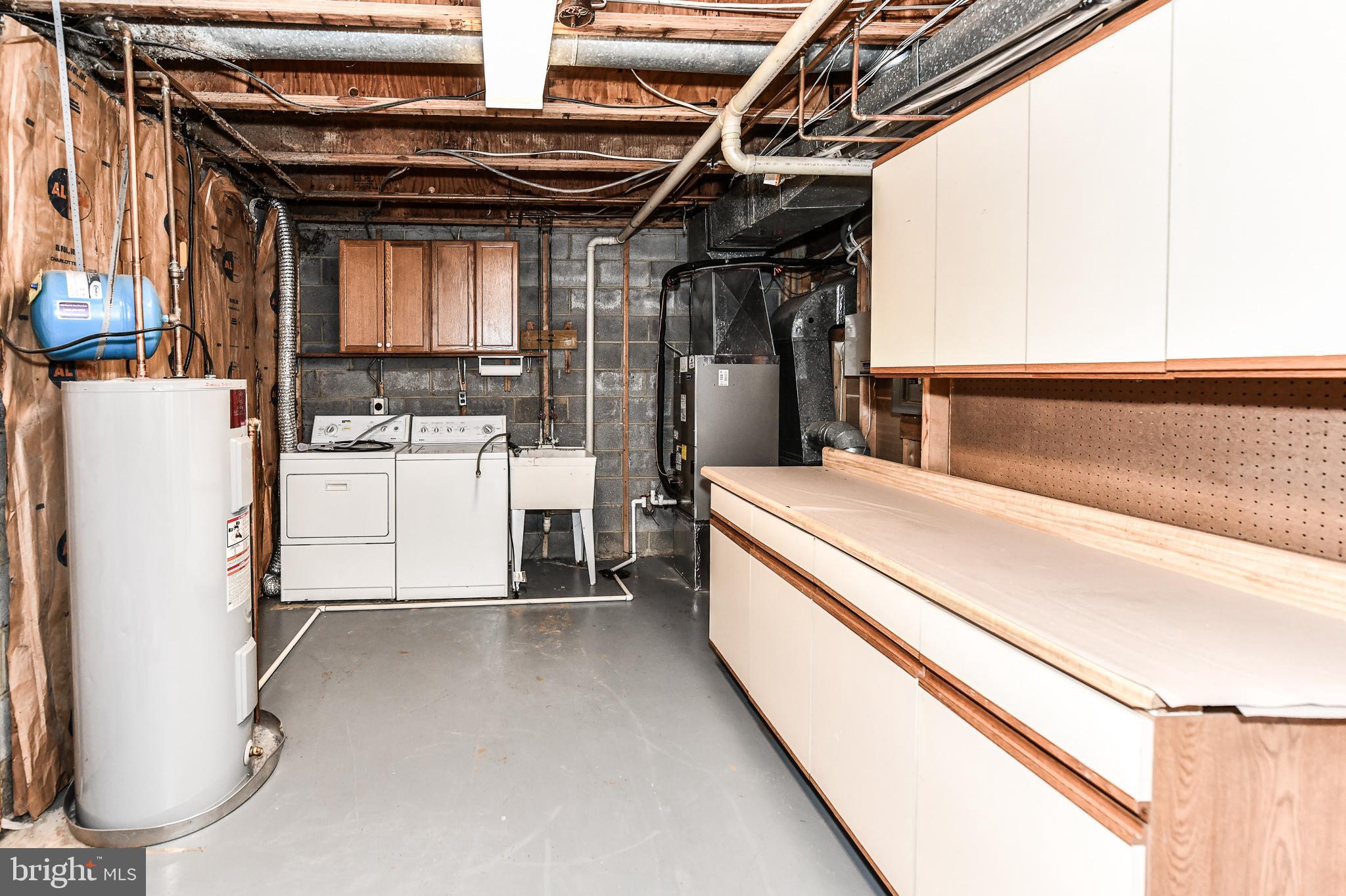 CHERRYWOOD SQUARE - Residential Lease