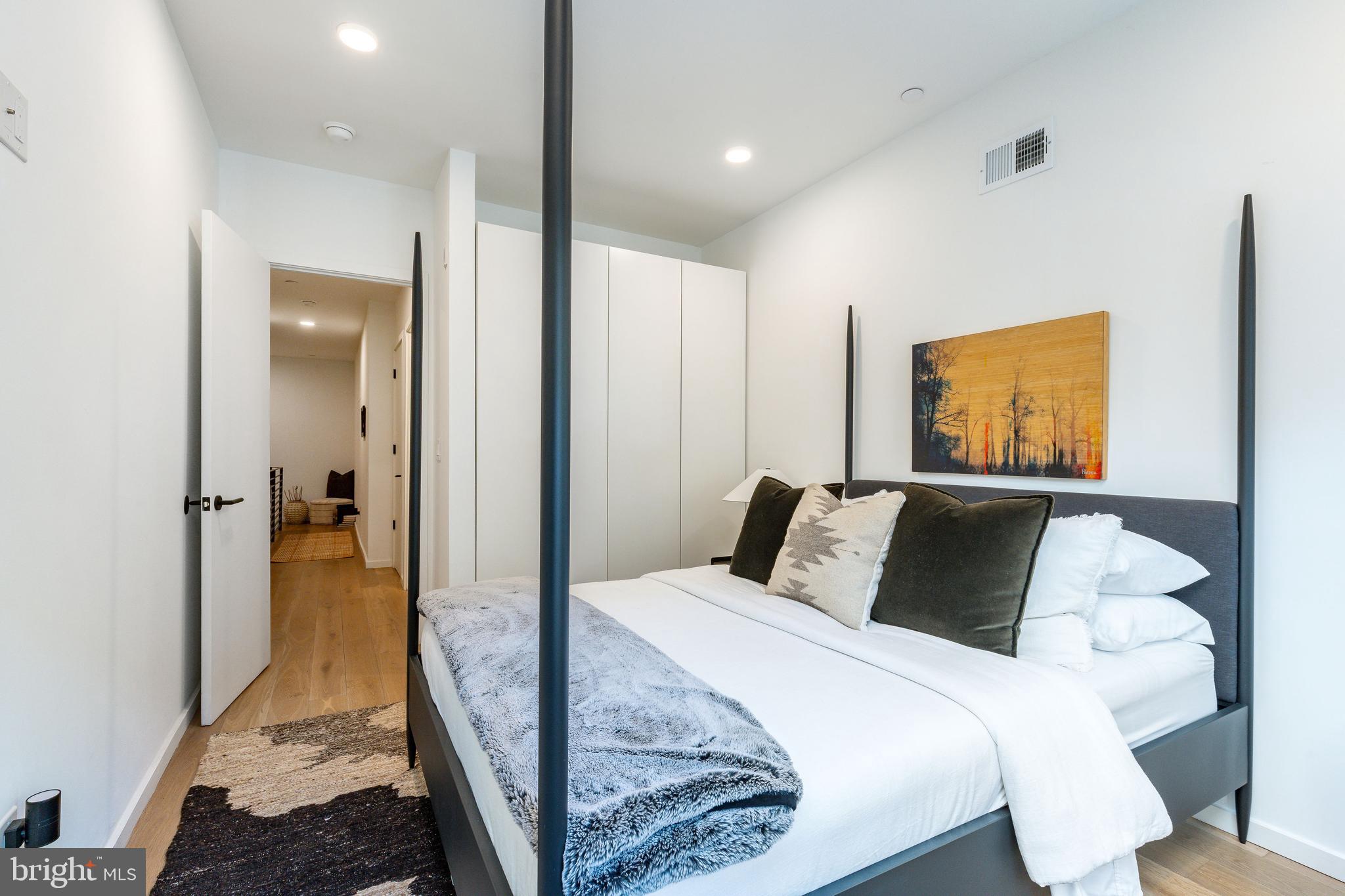 GRADUATE HOSPITAL - Residential Lease