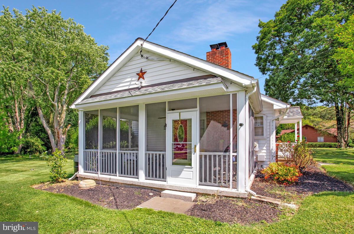 This charming freshly painted basement apartment for one is set in a bucolic setting offers a full kitchen with dishwasher, microwave, refrigerator, and stove as well as a large great room, nice size bedroom, and tile bath with shower. There is also and washer and dryer as well high ceilings. Electricity, heat, water and trash are included in rent. Close to major routes, shopping, good restaurants, and library.
No pets and only one person only because of septic. Must have good credit.