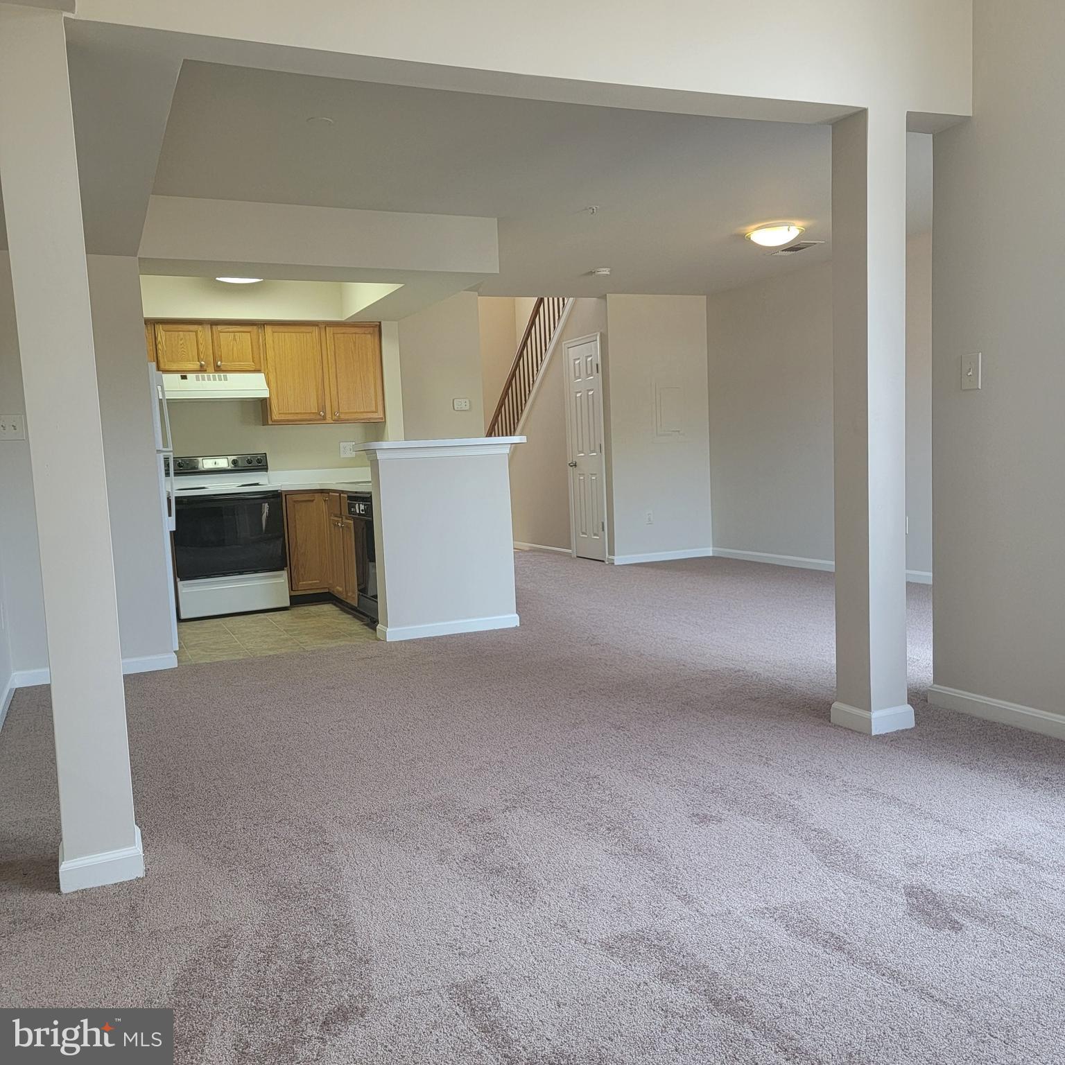 KINGS COUNCIL CONDO - Residential Lease