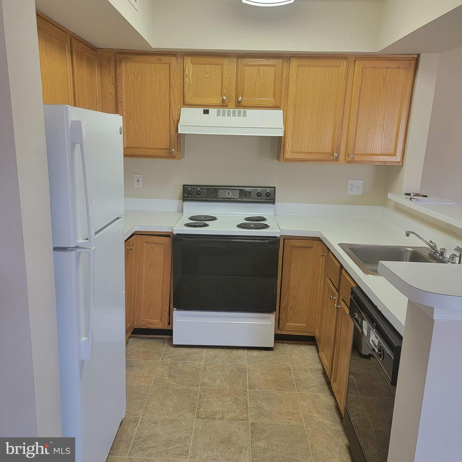 KINGS COUNCIL CONDO - Residential Lease