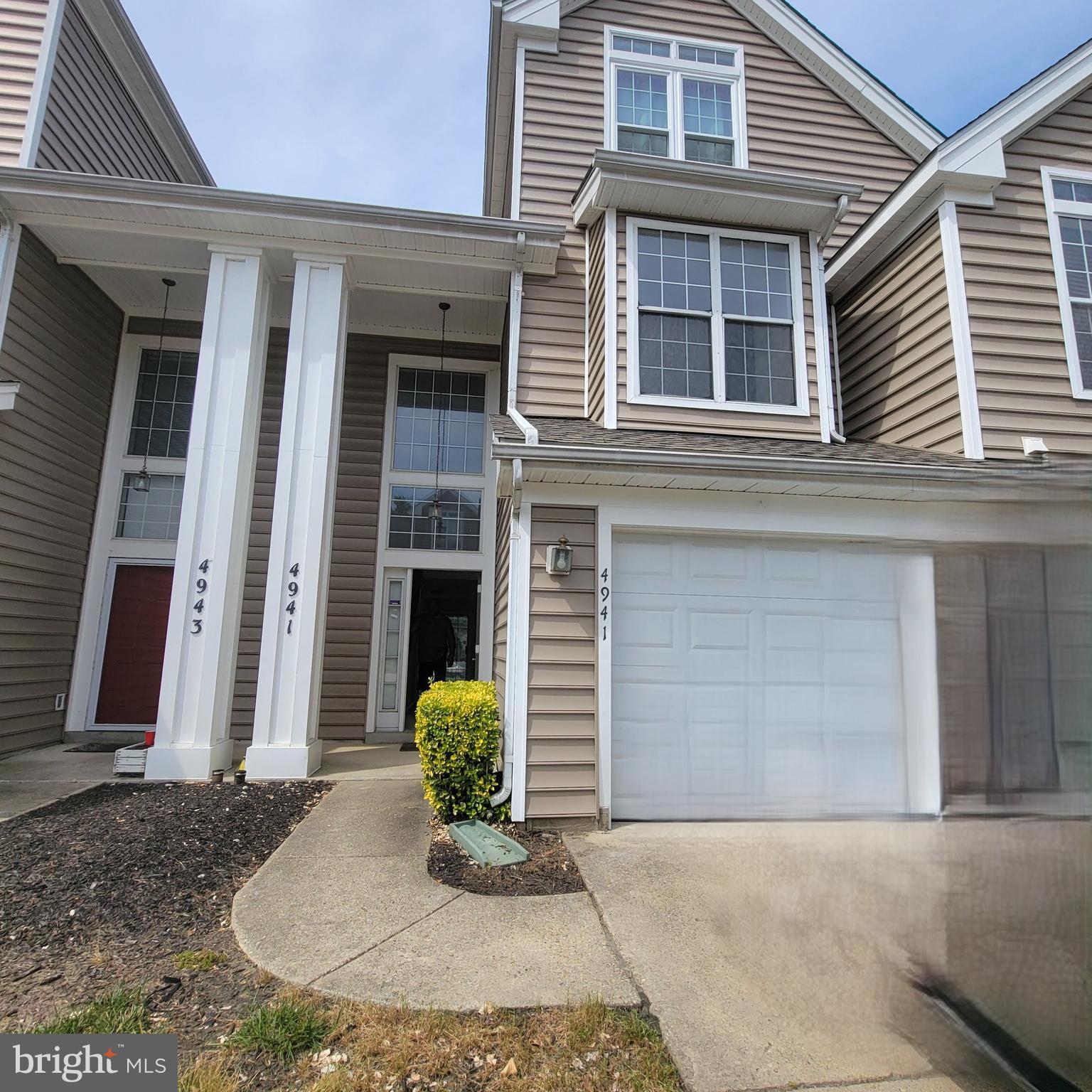 KINGS COUNCIL CONDO - Residential Lease