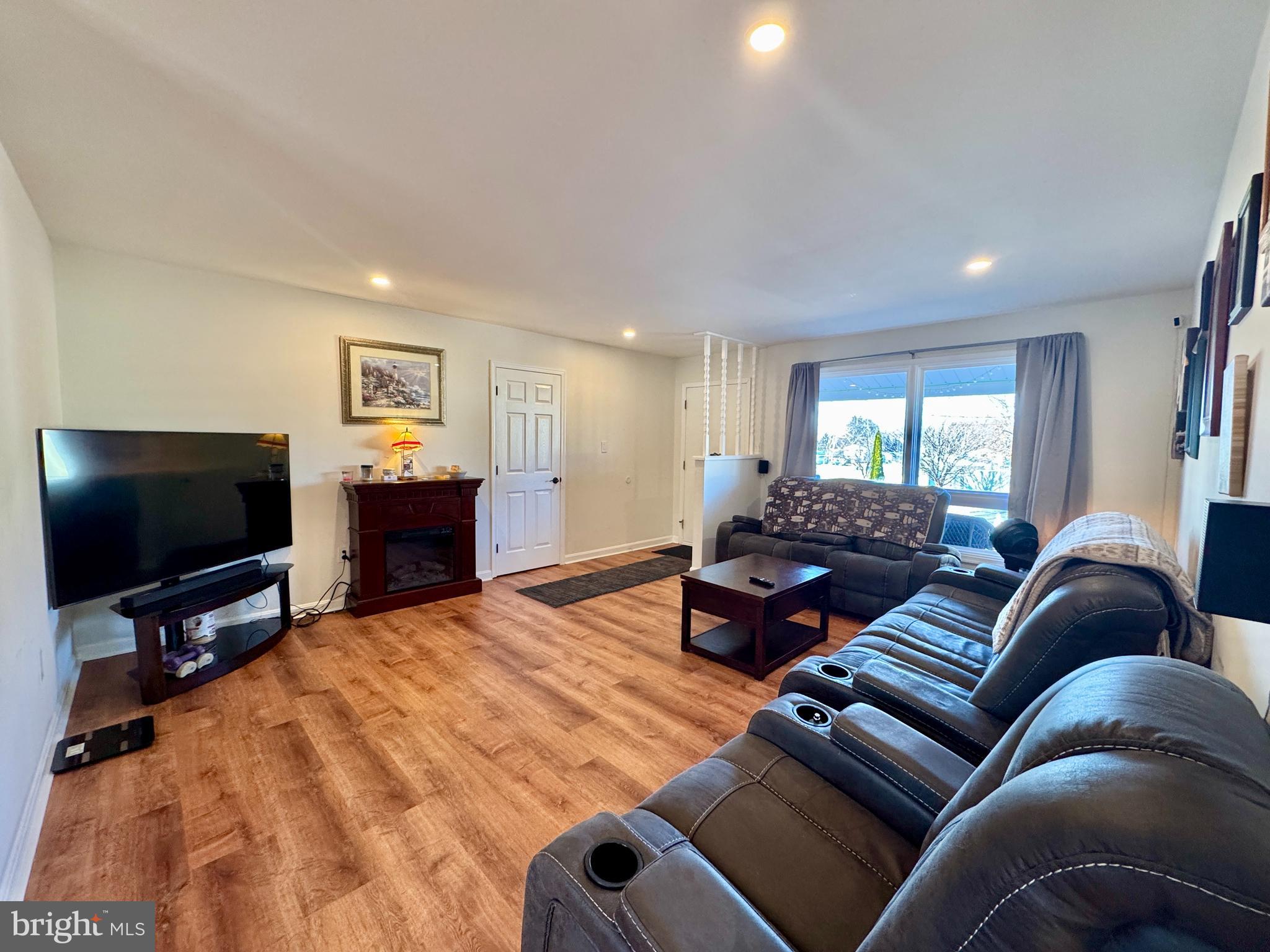 NEWBURG HOMES - Residential