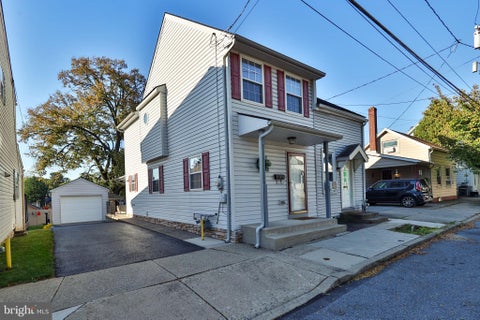 Townhouse For Sale - 37 W Ettwein Street<br/> BETHLEHEM, PA 18018