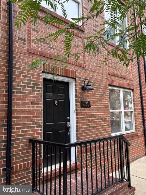 LOCUST POINT - Residential Lease